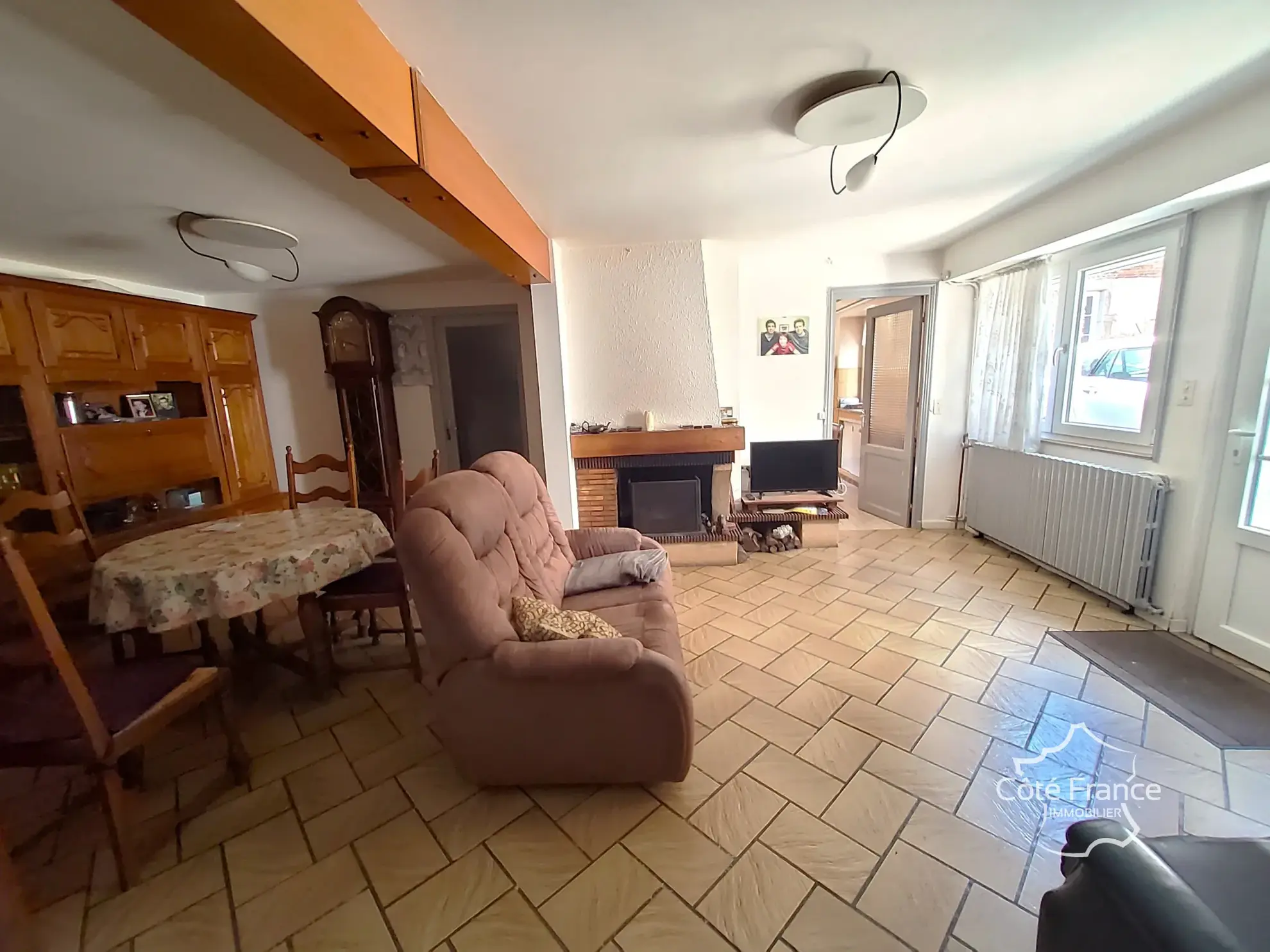 Maison moderne de 138 m² avec jardin clos, garage, proche commodités à Fumay 