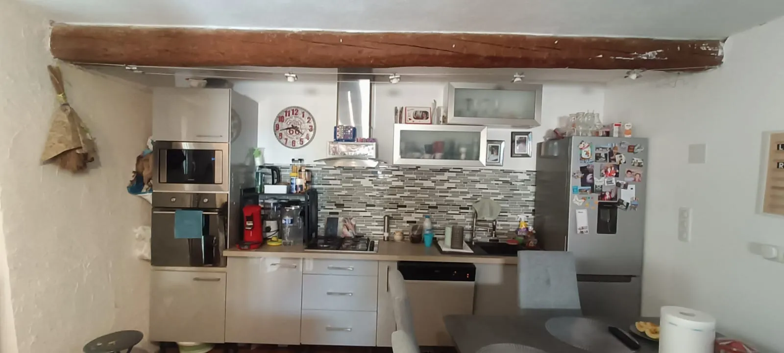 Maison de village rénovée à Bizanet avec garage et 2 chambres