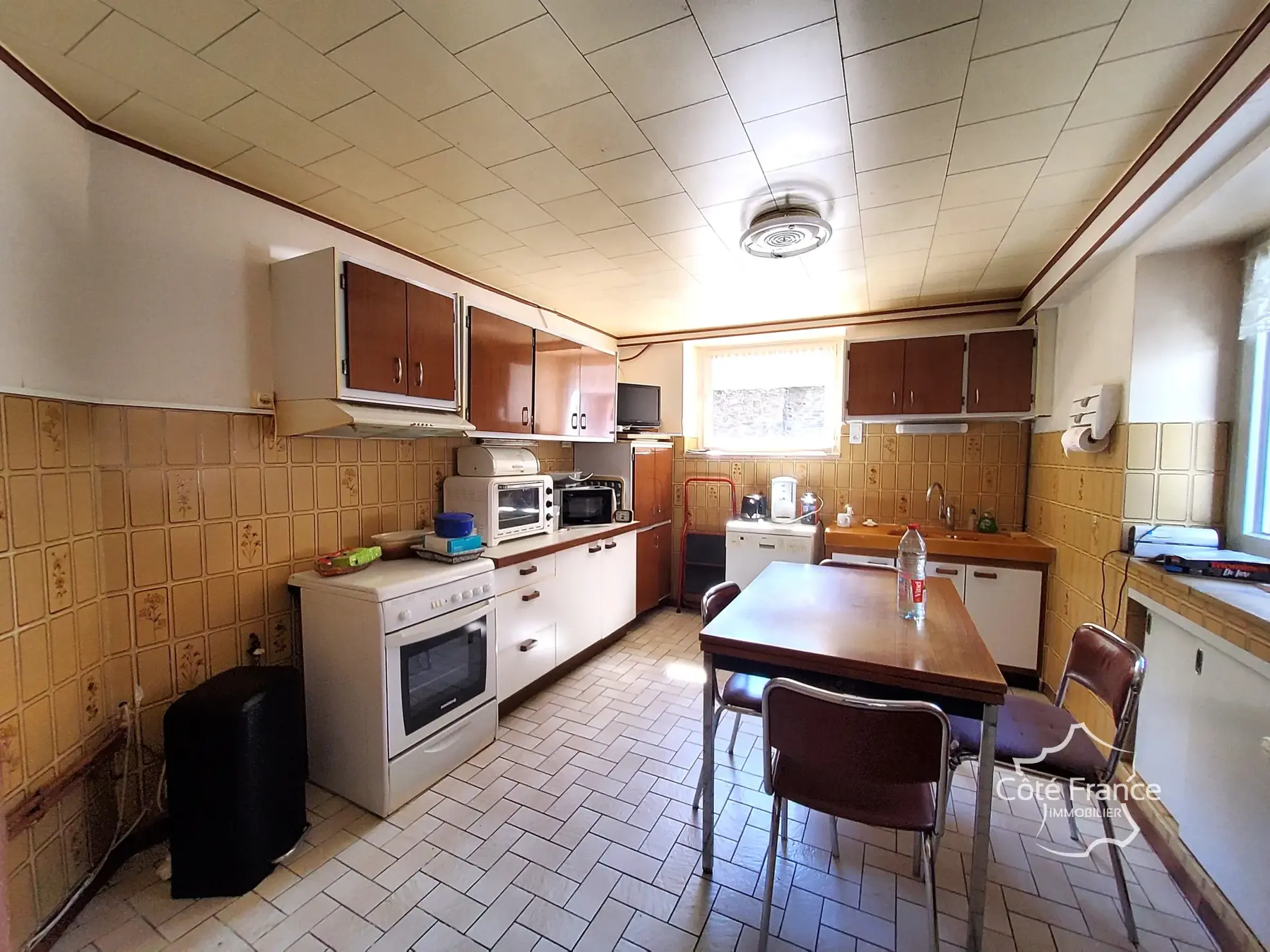 Maison moderne de 138 m² avec jardin clos, garage, proche commodités à Fumay 