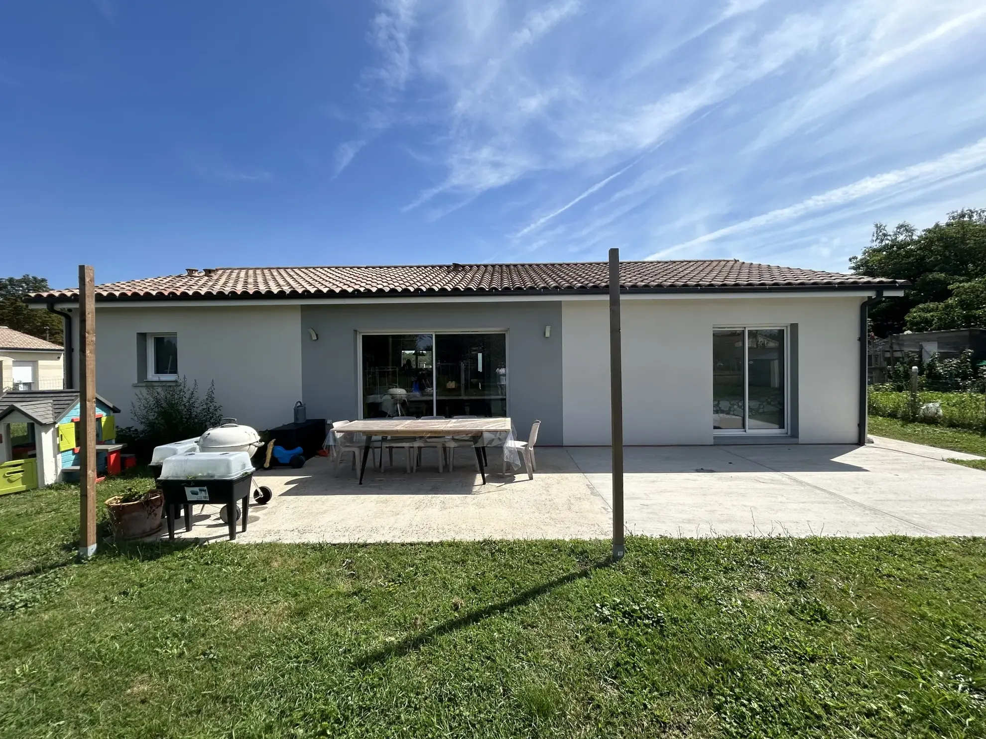 Maison récente 2019 à Sablons avec jardin, 3 chambres et équipements écologiques