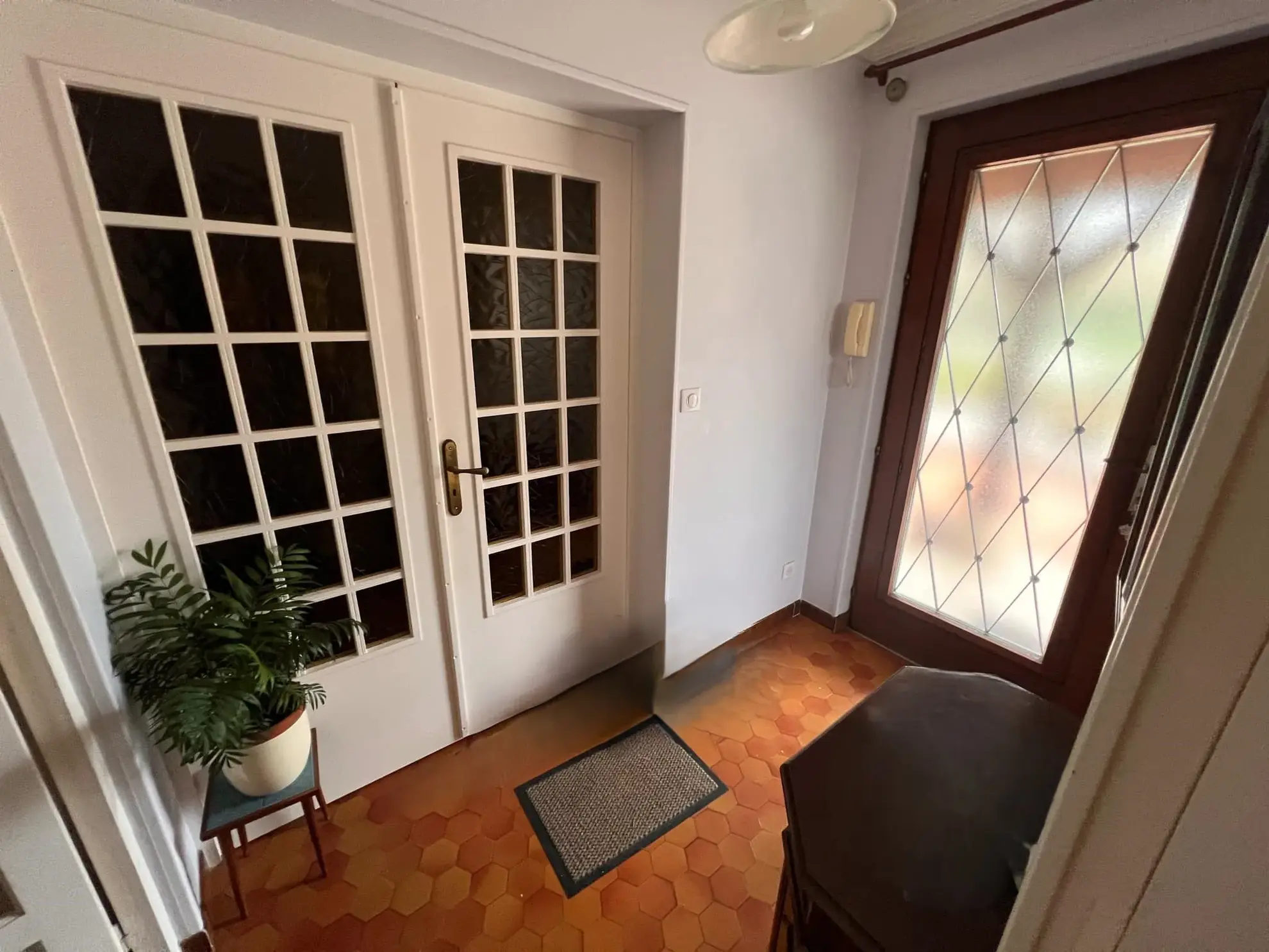 Maison à vendre à Pourrain avec sous-sol complet, 4 chambres et terrain arboré 