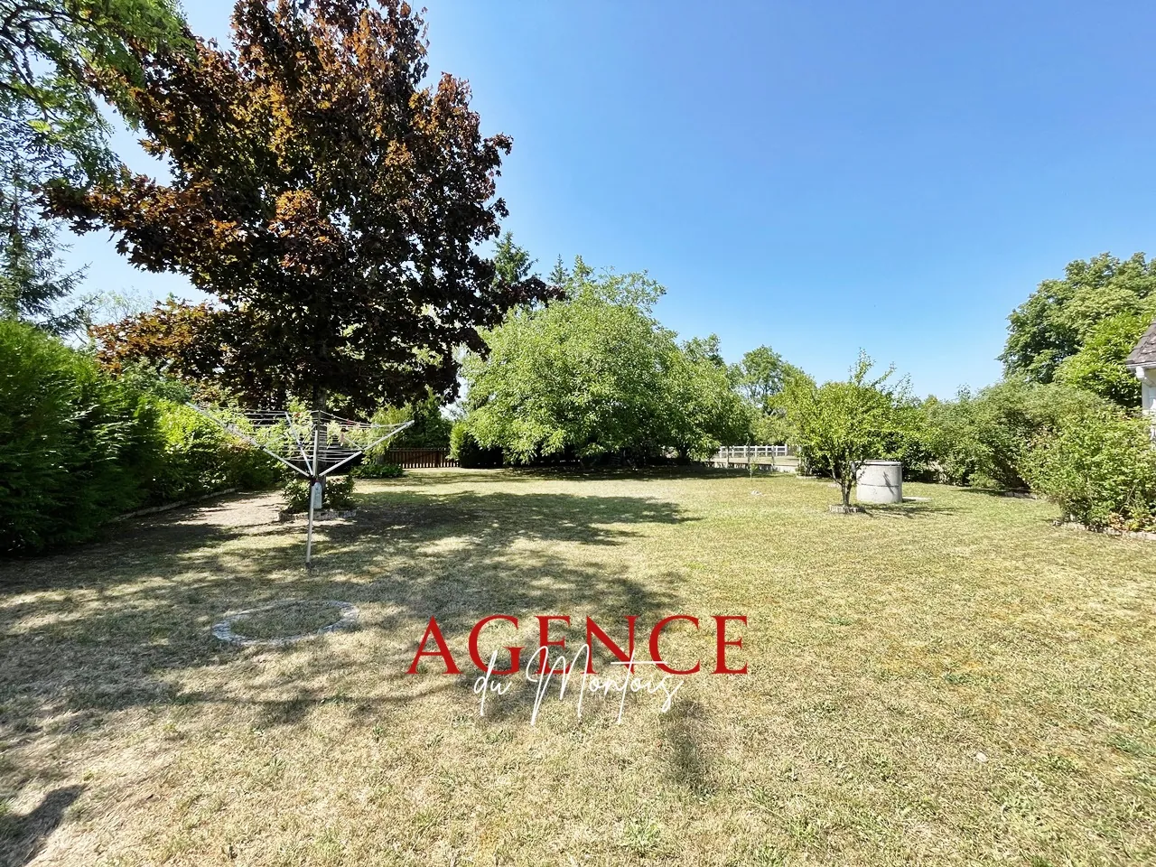 Maison indépendante avec jardin à Bray-sur-Seine, 1987, 4 chambres, garage, secteur calme 