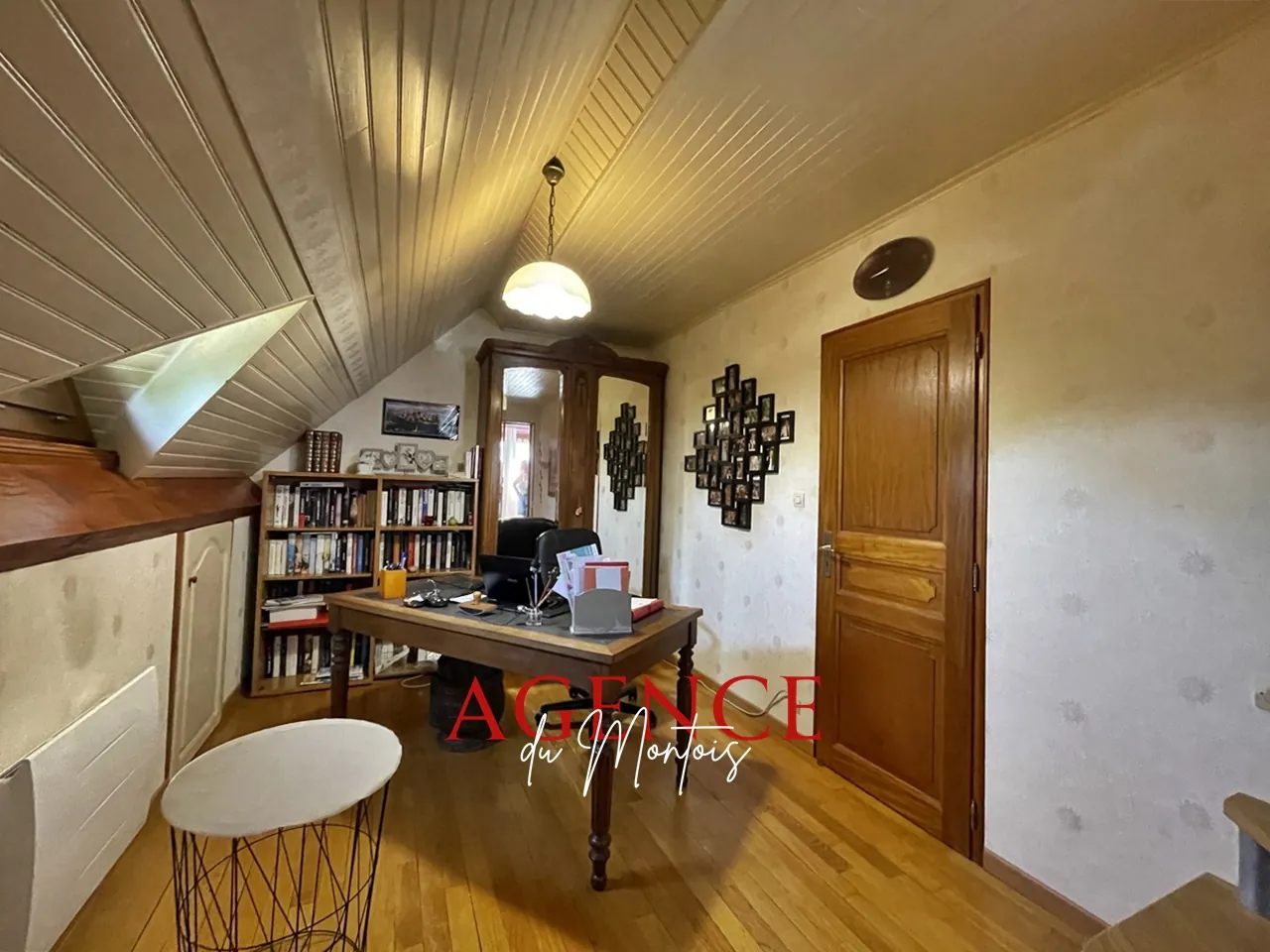 Maison indépendante avec jardin à Bray-sur-Seine, 1987, 4 chambres, garage, secteur calme 