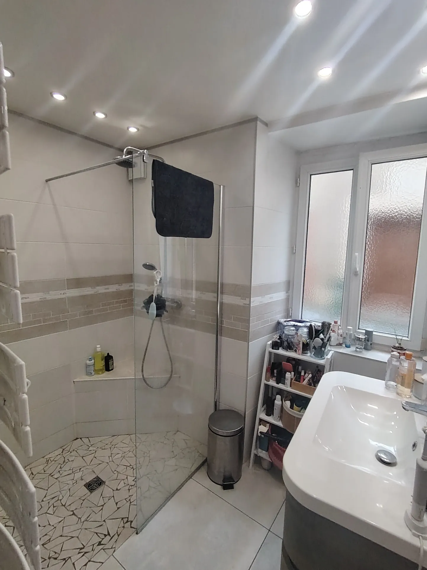 Charmante maison de village rénovée à Onville avec grand potentiel 