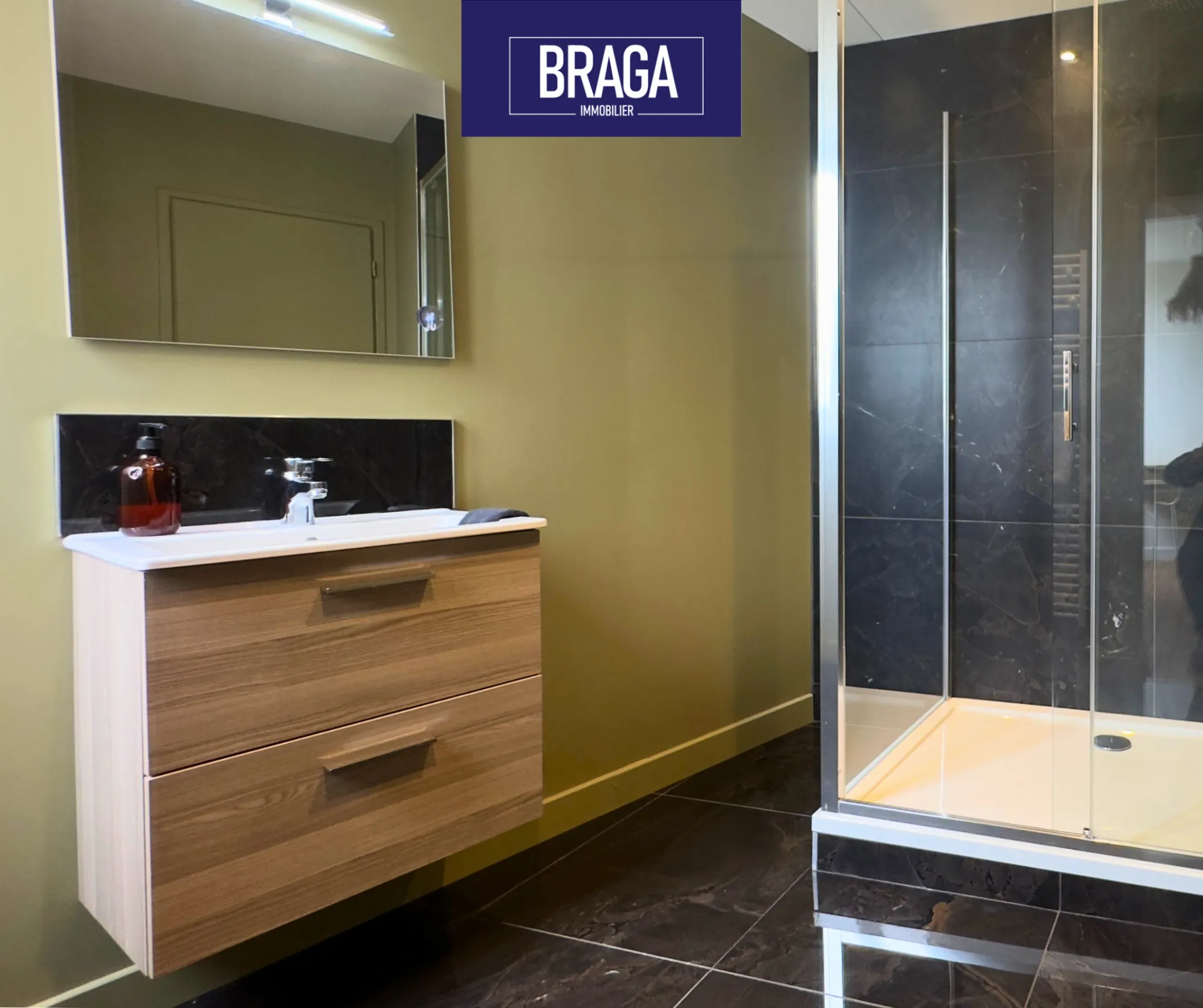 Maison de caractère rénovée face aux Remparts à Boulogne-sur-Mer – 75 m2 avec terrasse 