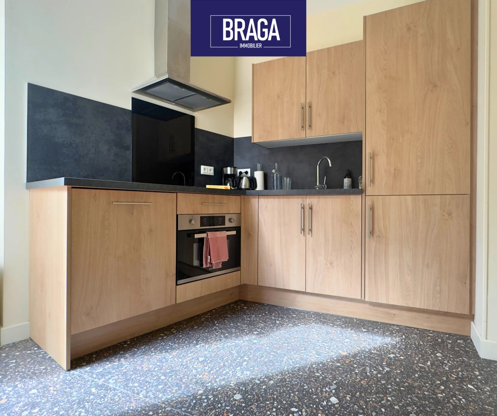 Maison de caractère rénovée face aux Remparts à Boulogne-sur-Mer – 75 m2 avec terrasse 