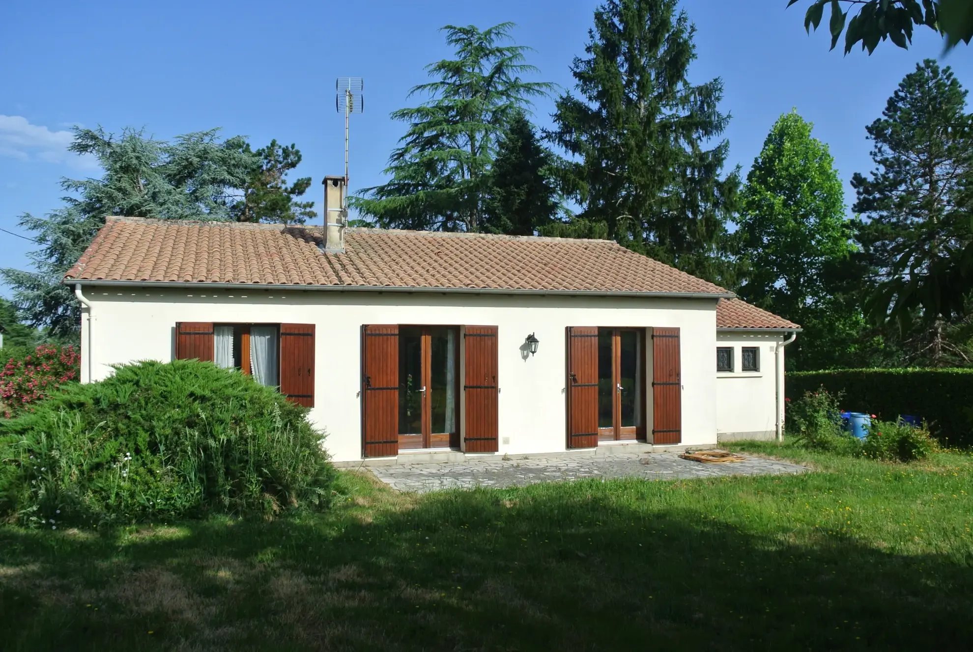 Maison de plain-pied à vendre près de Marmande avec jardin et garage 
