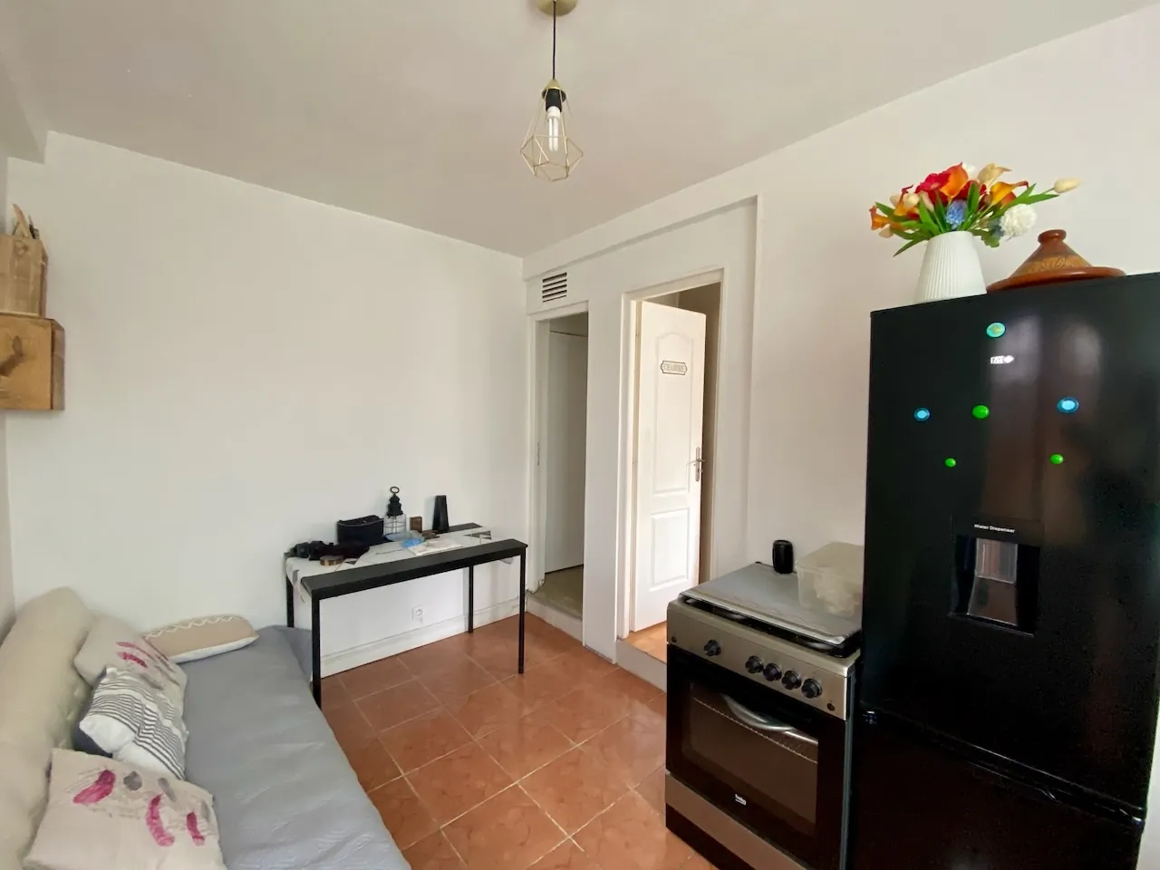 Maison semi-individuelle avec studio à Maubeuge, proche des commodités 