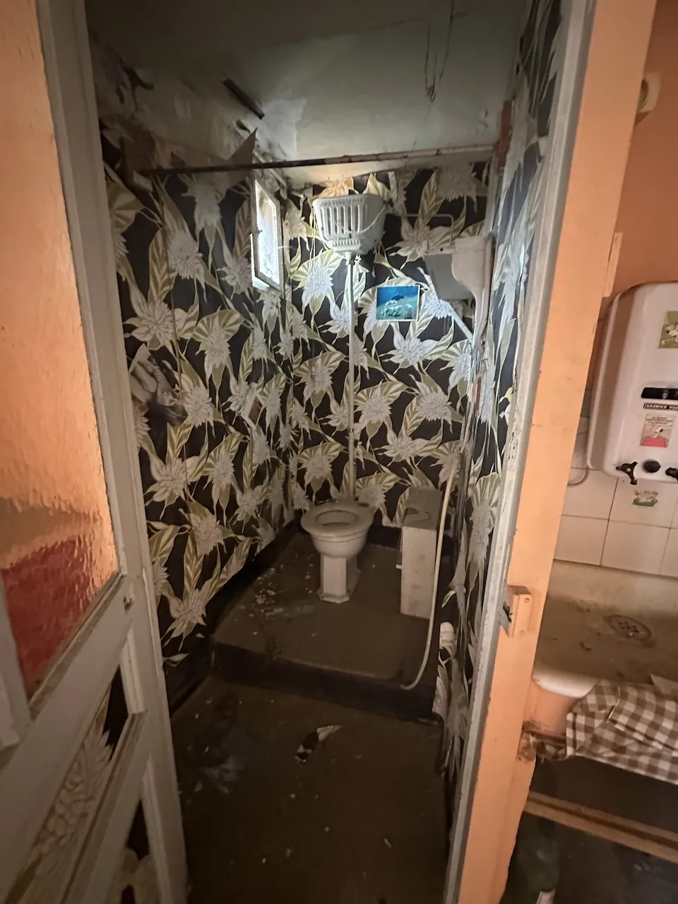 Immeuble de rapport à Marcigny avec garages et appartements loués, à rénovarer 