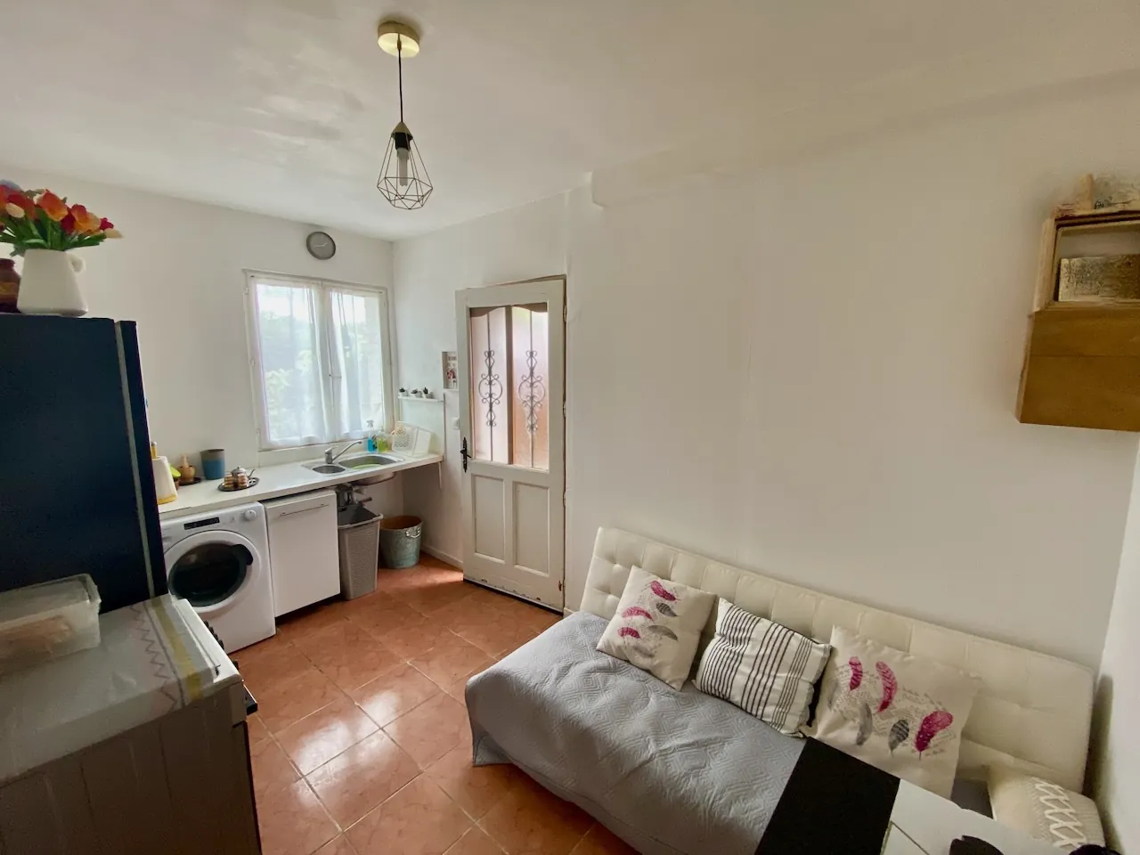 Maison semi-individuelle avec studio à Maubeuge, proche des commodités 