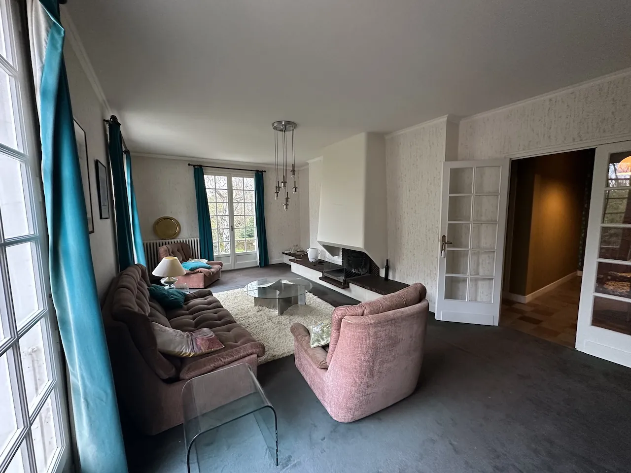 A vendre maison traditionnelle de 1973 à Marcigny avec sous-sol et terrasse 