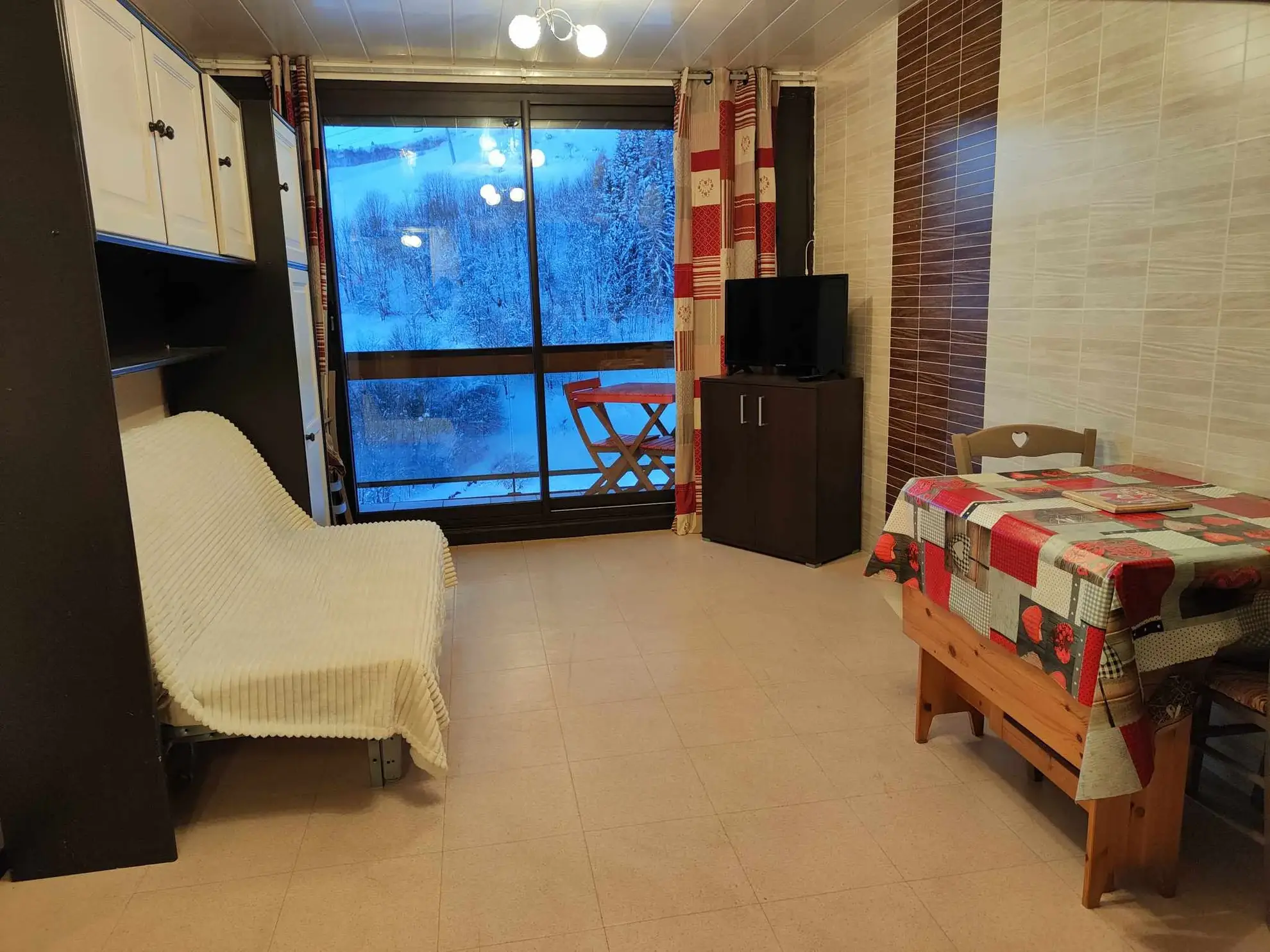 Studio rénové avec vue sur pistes au Corbier – Idéal skieurs et investisseurs 