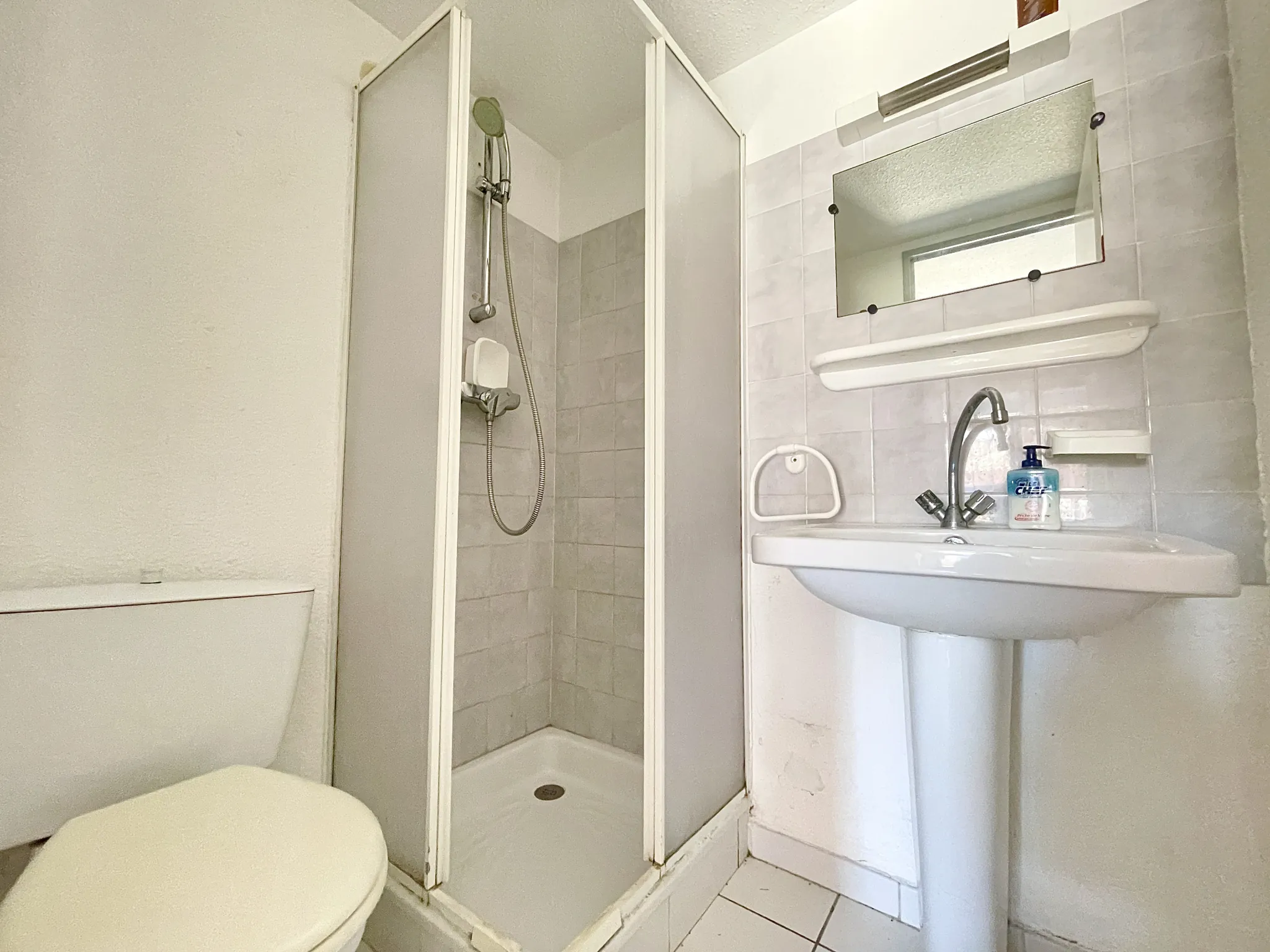 Charmante villa T2 en mezzanine avec terrasse au Grau d'Agde à vendre 