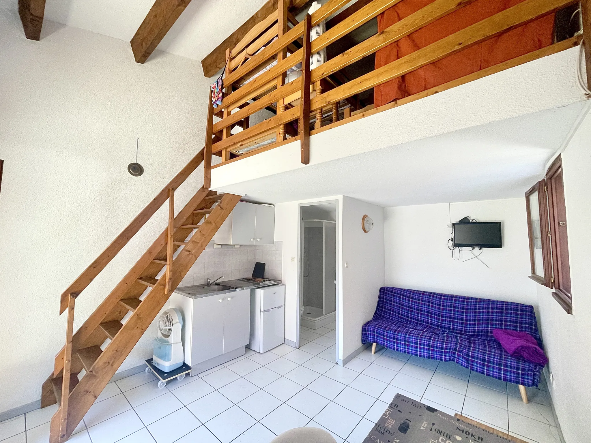 Charmante villa T2 en mezzanine avec terrasse au Grau d'Agde à vendre 
