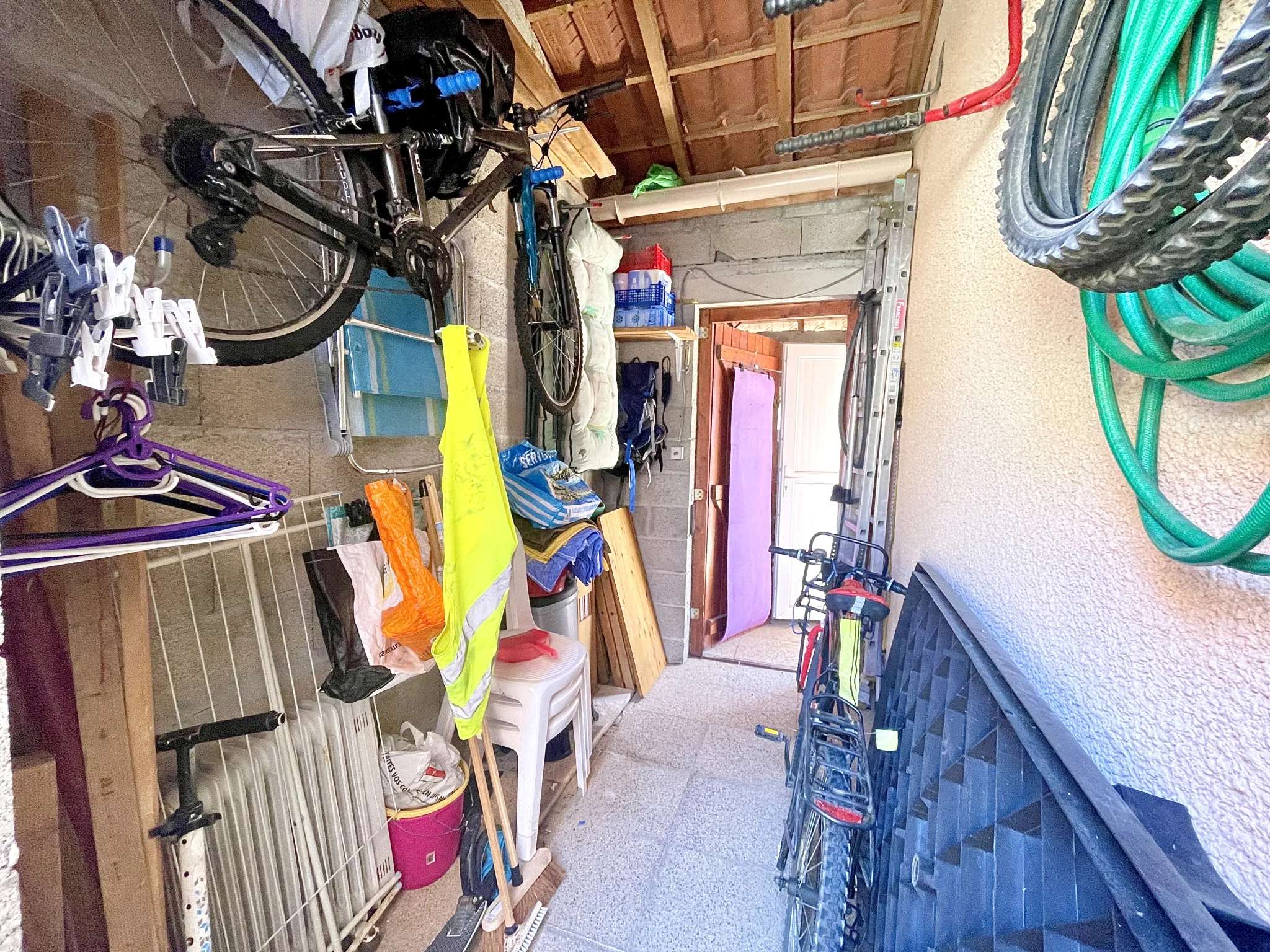 Charmante villa T2 en mezzanine avec terrasse au Grau d'Agde à vendre 