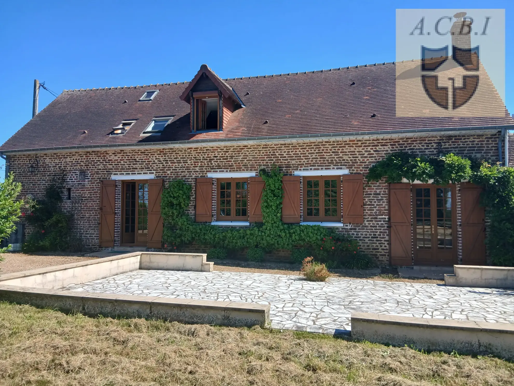 Maison de campagne avec piscine à vendre près de Vendôme, 130 m² 