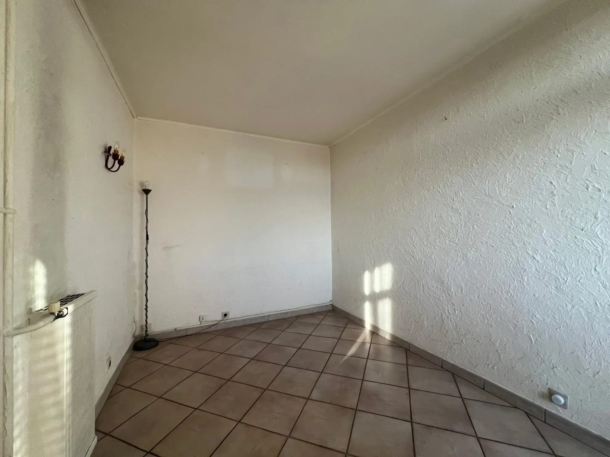 Appartement 85 m2 à vendre à Orange avec 3 chambres et balcon 