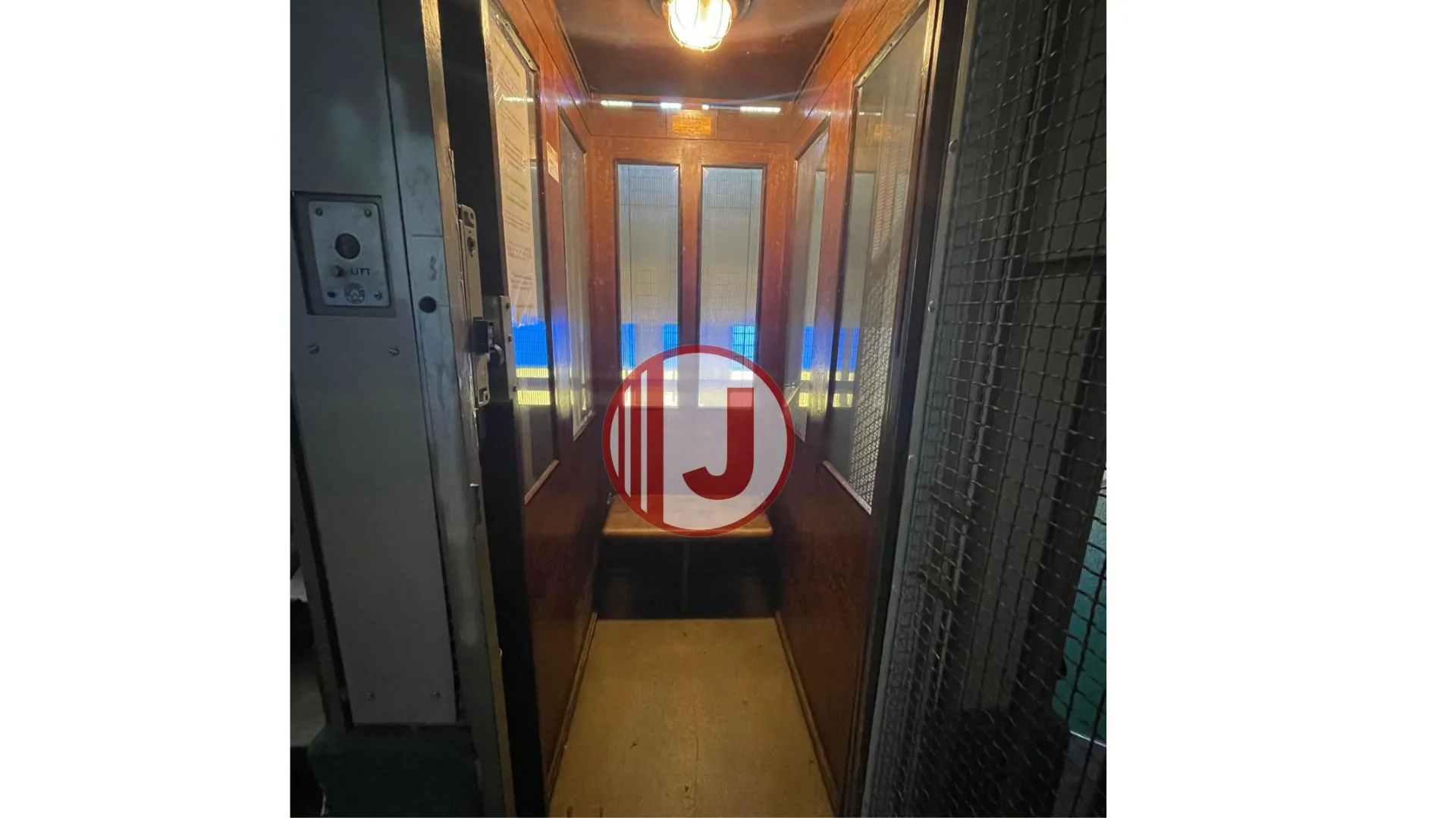 Appartement spacieux de 144 m² à Mulhouse avec 7 pièces et 5 chambres 