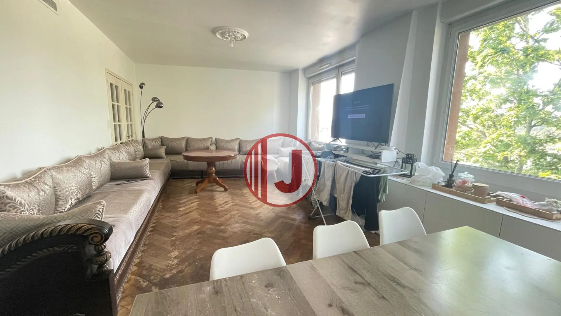 Appartement spacieux de 144 m² à Mulhouse avec 7 pièces et 5 chambres 