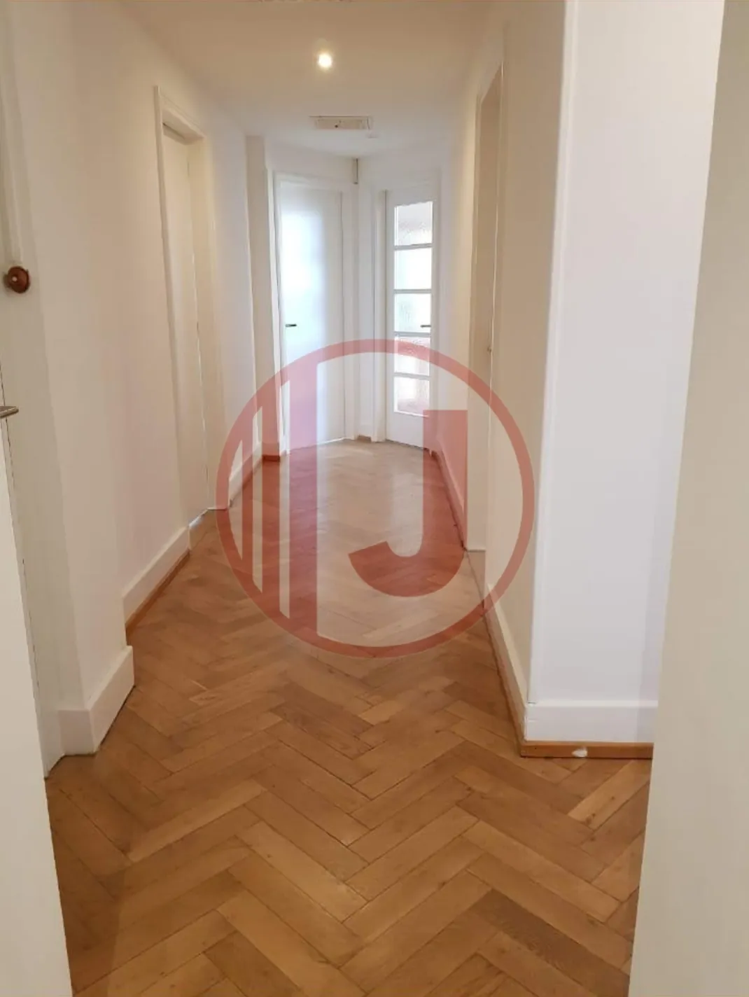 Appartement spacieux de 144 m² à Mulhouse avec 7 pièces et 5 chambres 