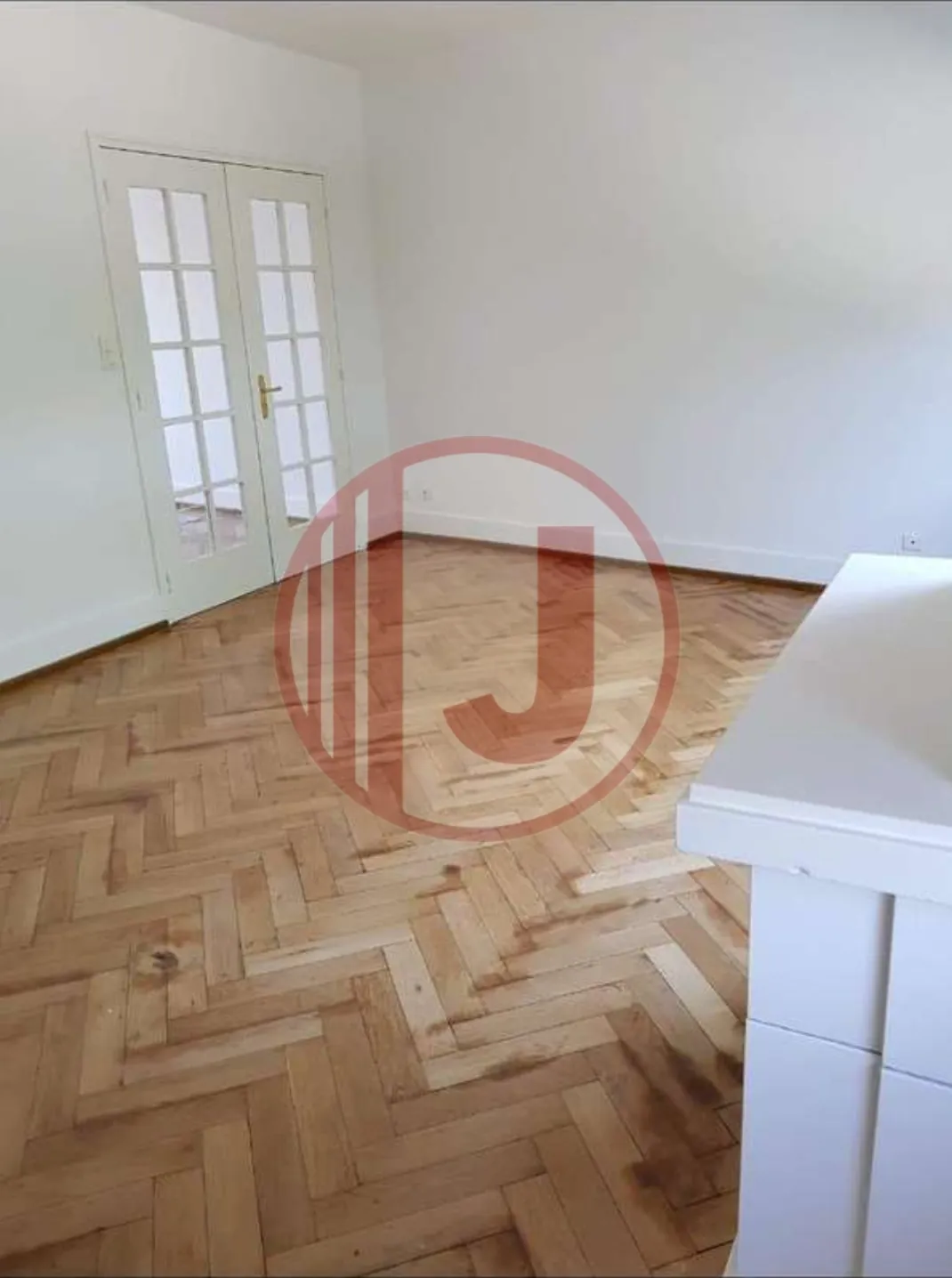 Appartement spacieux de 144 m² à Mulhouse avec 7 pièces et 5 chambres 