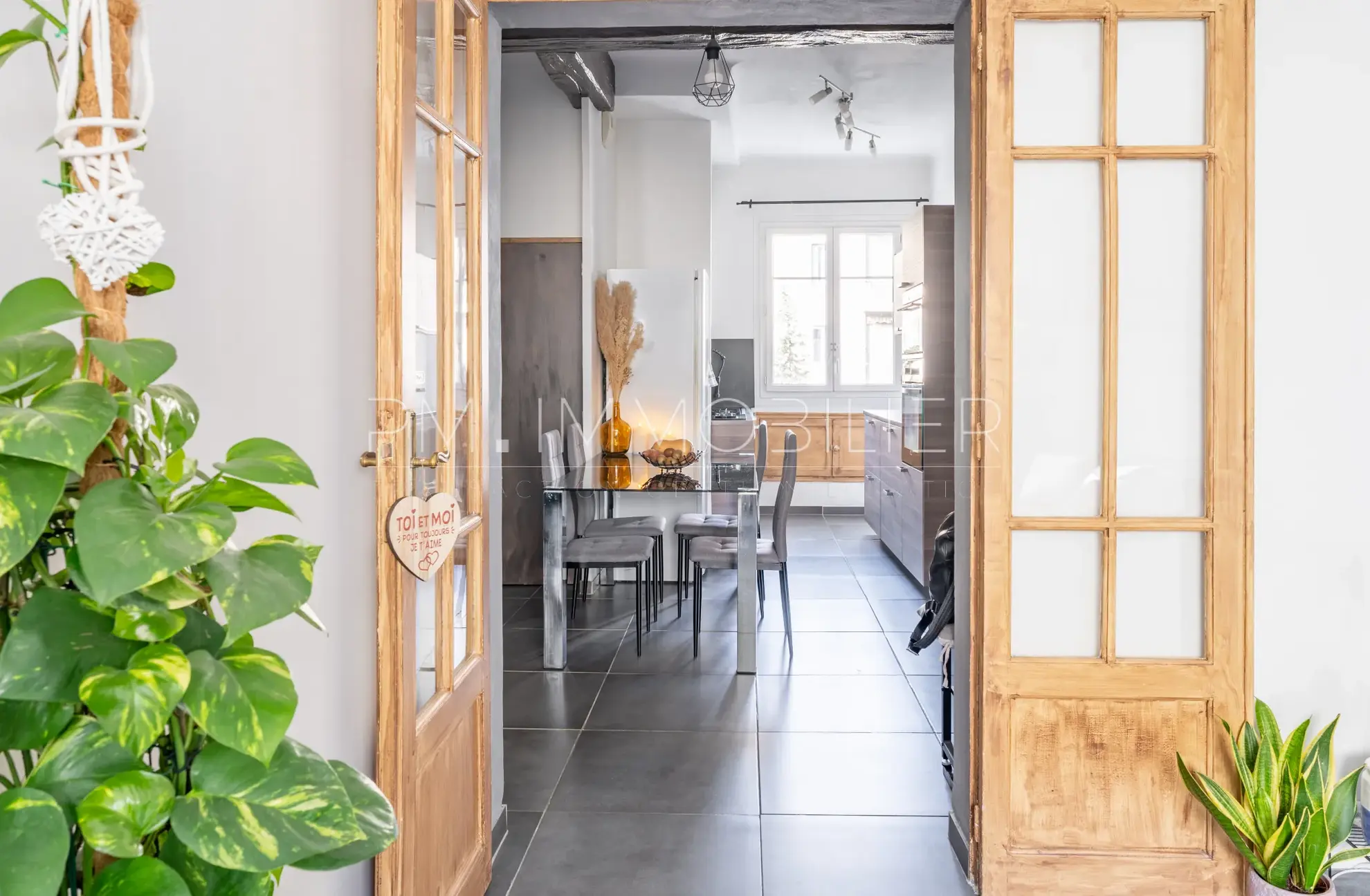 Appartement traversant de 76 m² avec extérieur à Marseille, à deux pas de la place Sébastopol 