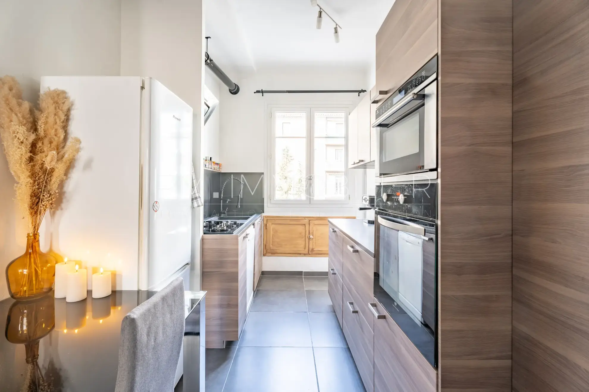 Appartement traversant de 76 m² avec extérieur à Marseille, à deux pas de la place Sébastopol 