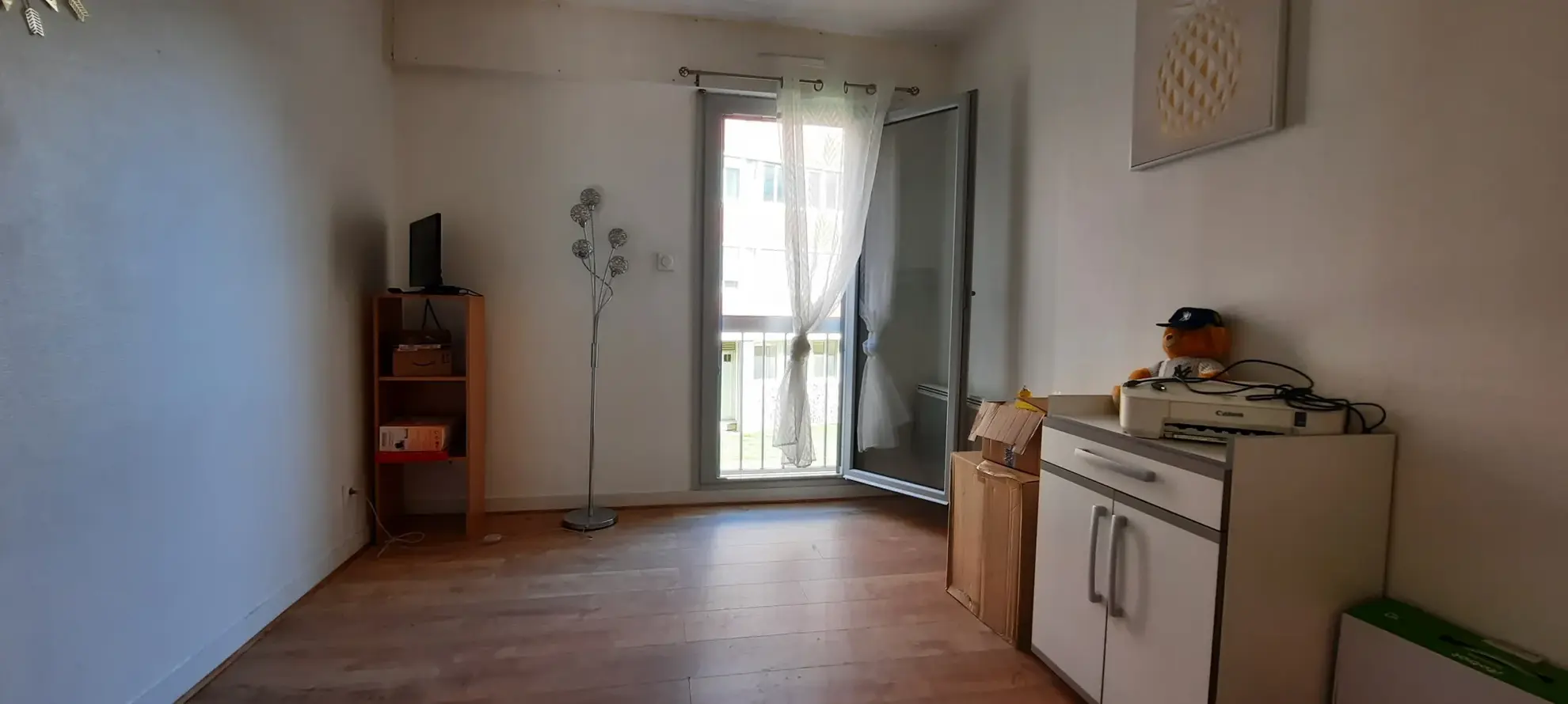 Appartement 3 pièces rénové avec balcon, cave et parking à Aurillac 
