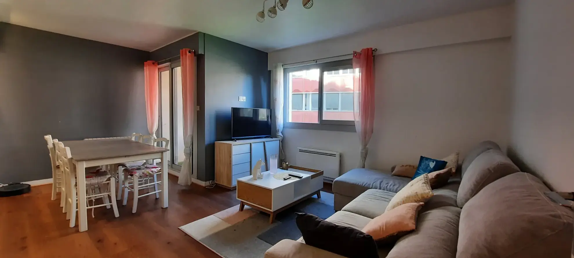 Appartement 3 pièces rénové avec balcon, cave et parking à Aurillac 