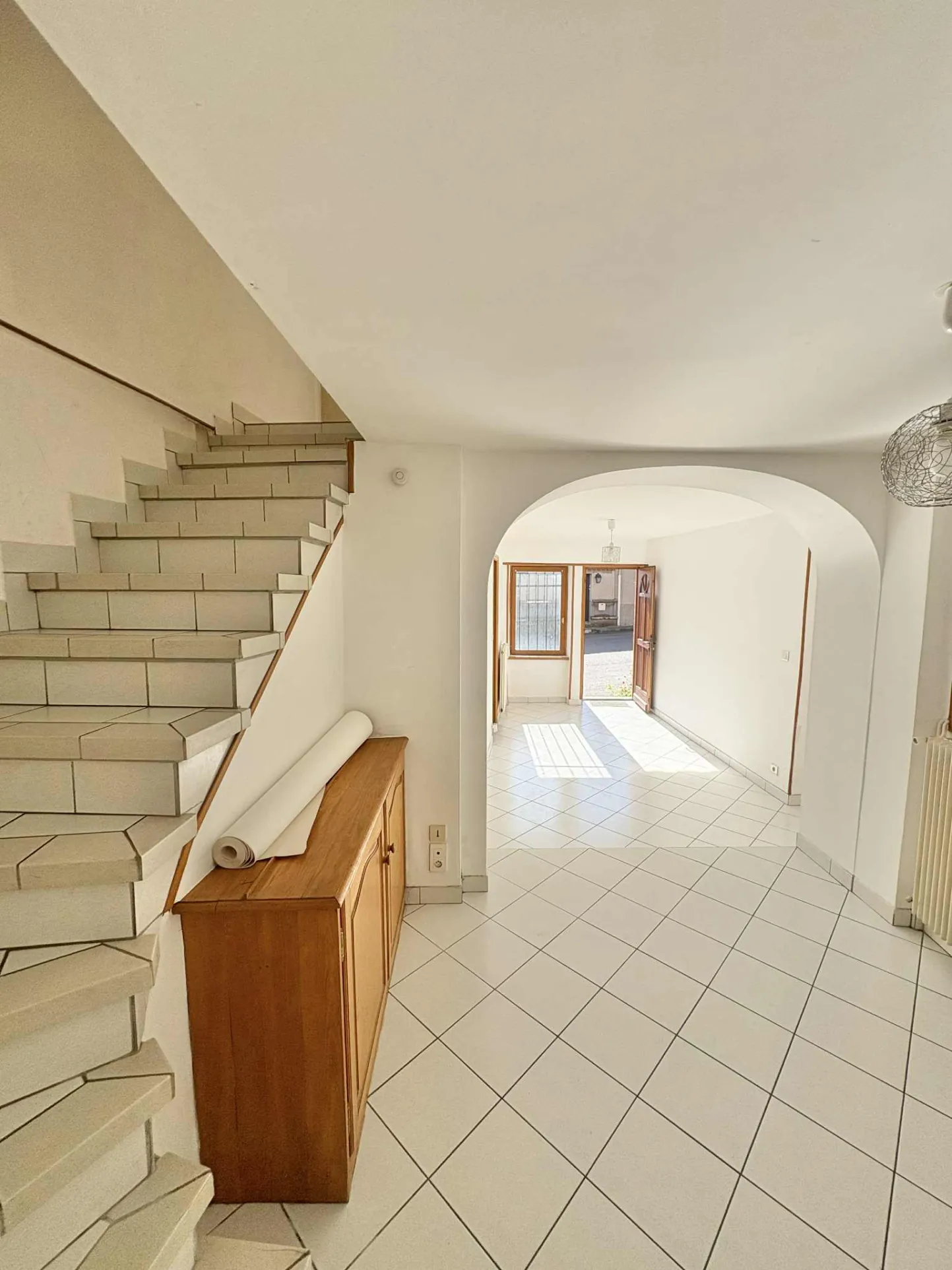 Maison en pierre de 85 m² à Châteauguay, village viticole authentique 