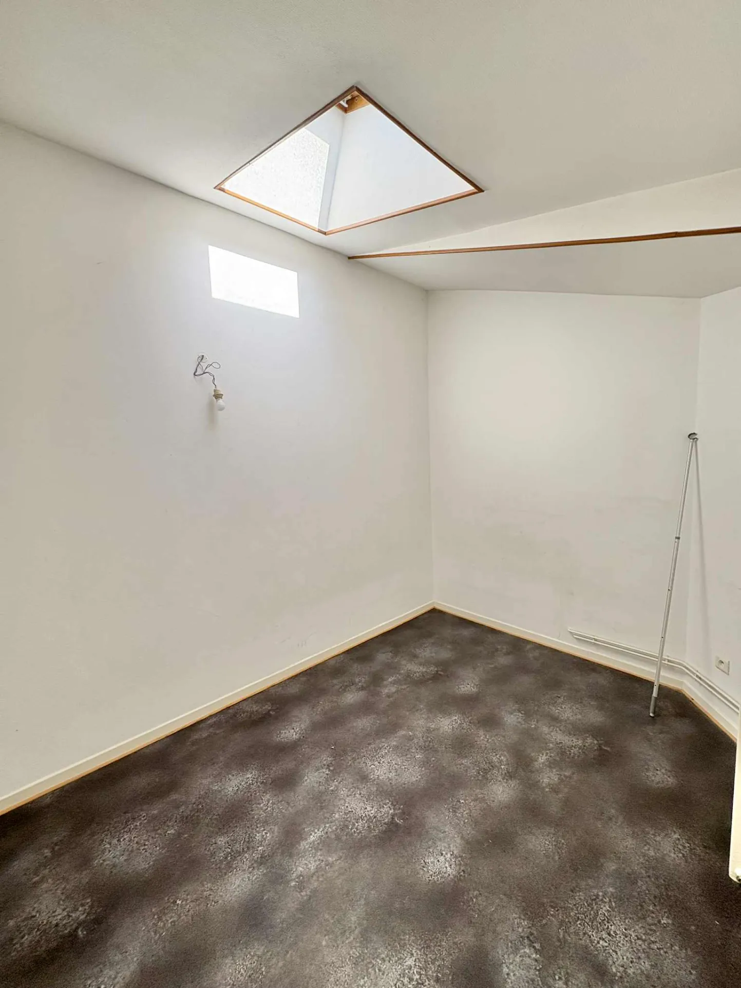 Maison en pierre de 85 m² à Châteauguay, village viticole authentique 