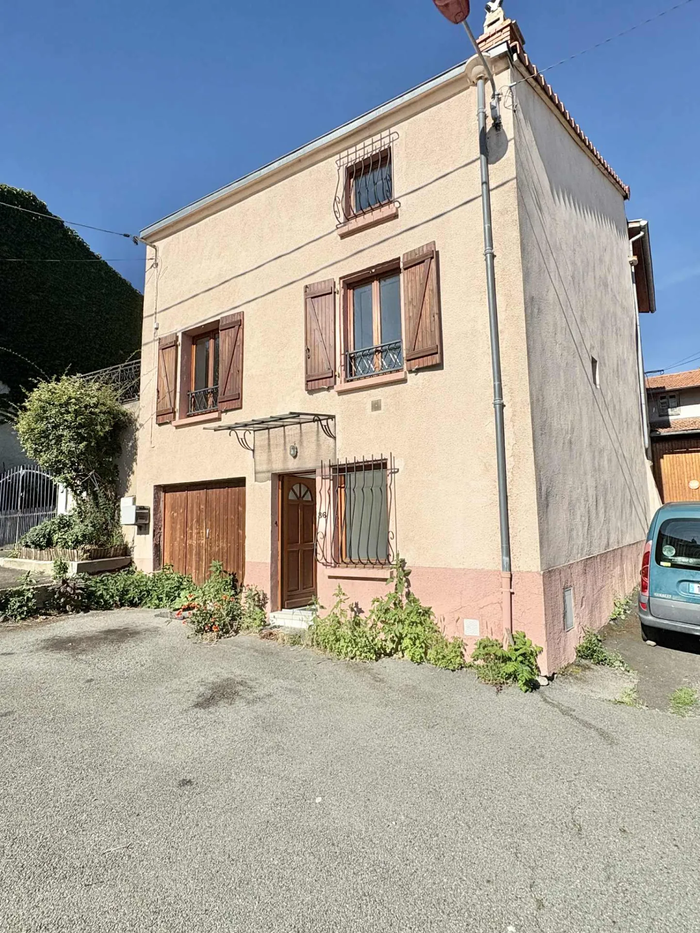 Maison en pierre de 85 m² à Châteauguay, village viticole authentique