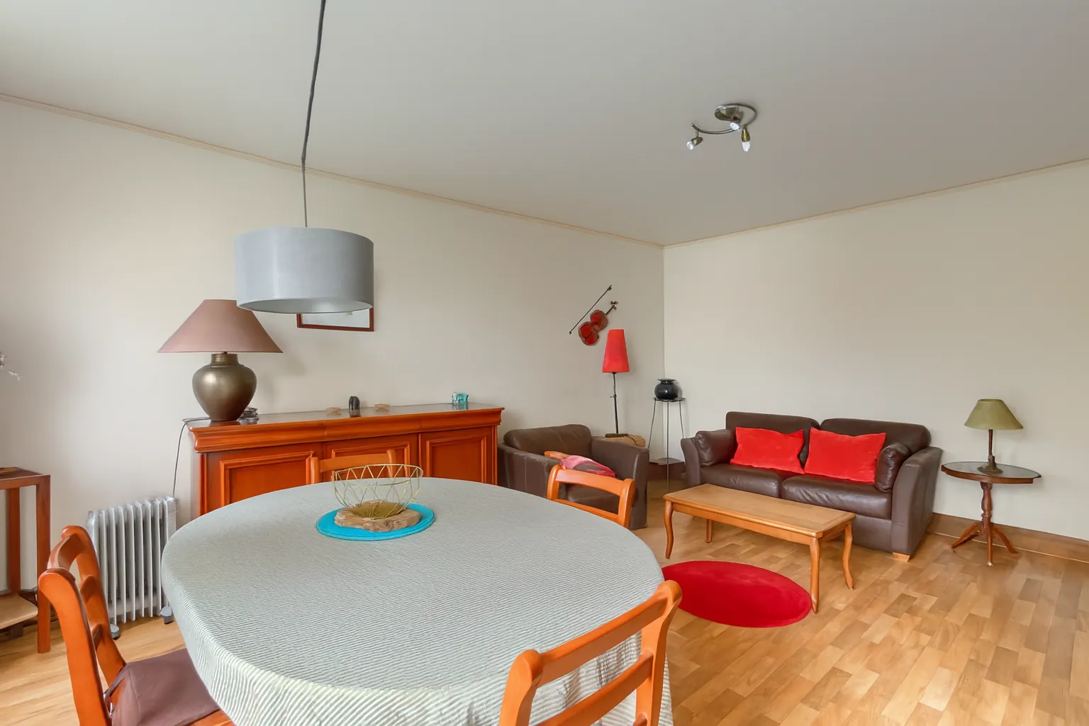 Charmante maison à rénover avec jardin proche de Joigny – 94m² habitables 