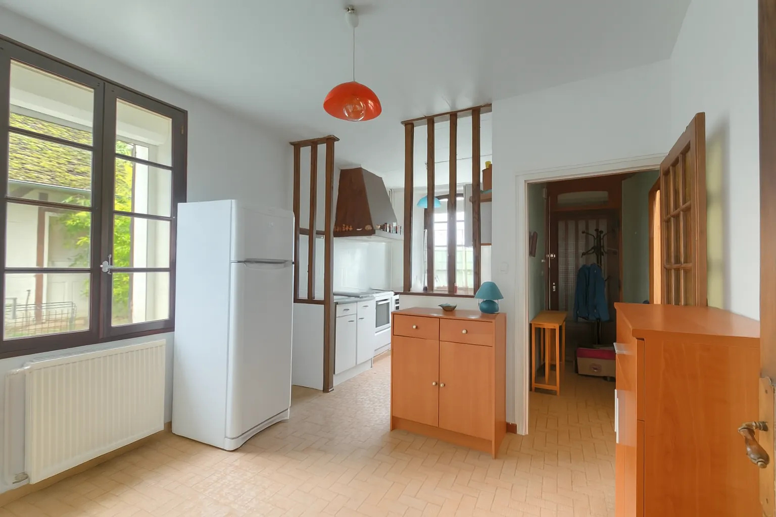 Charmante maison à rénover avec jardin proche de Joigny – 94m² habitables 