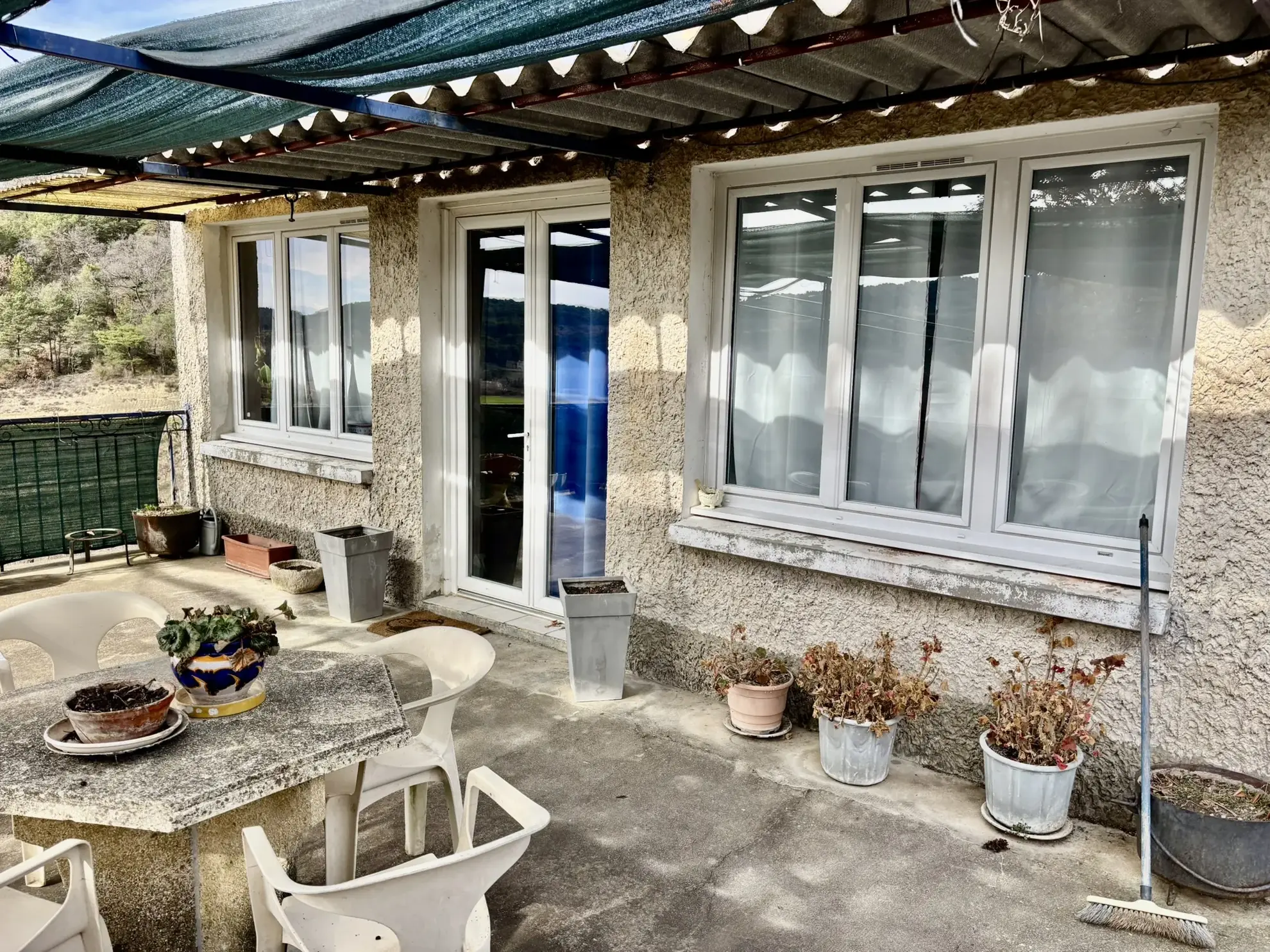 Maison à rénover avec dépendances sur 8300 m² à Mollans-sur-Ouveze 