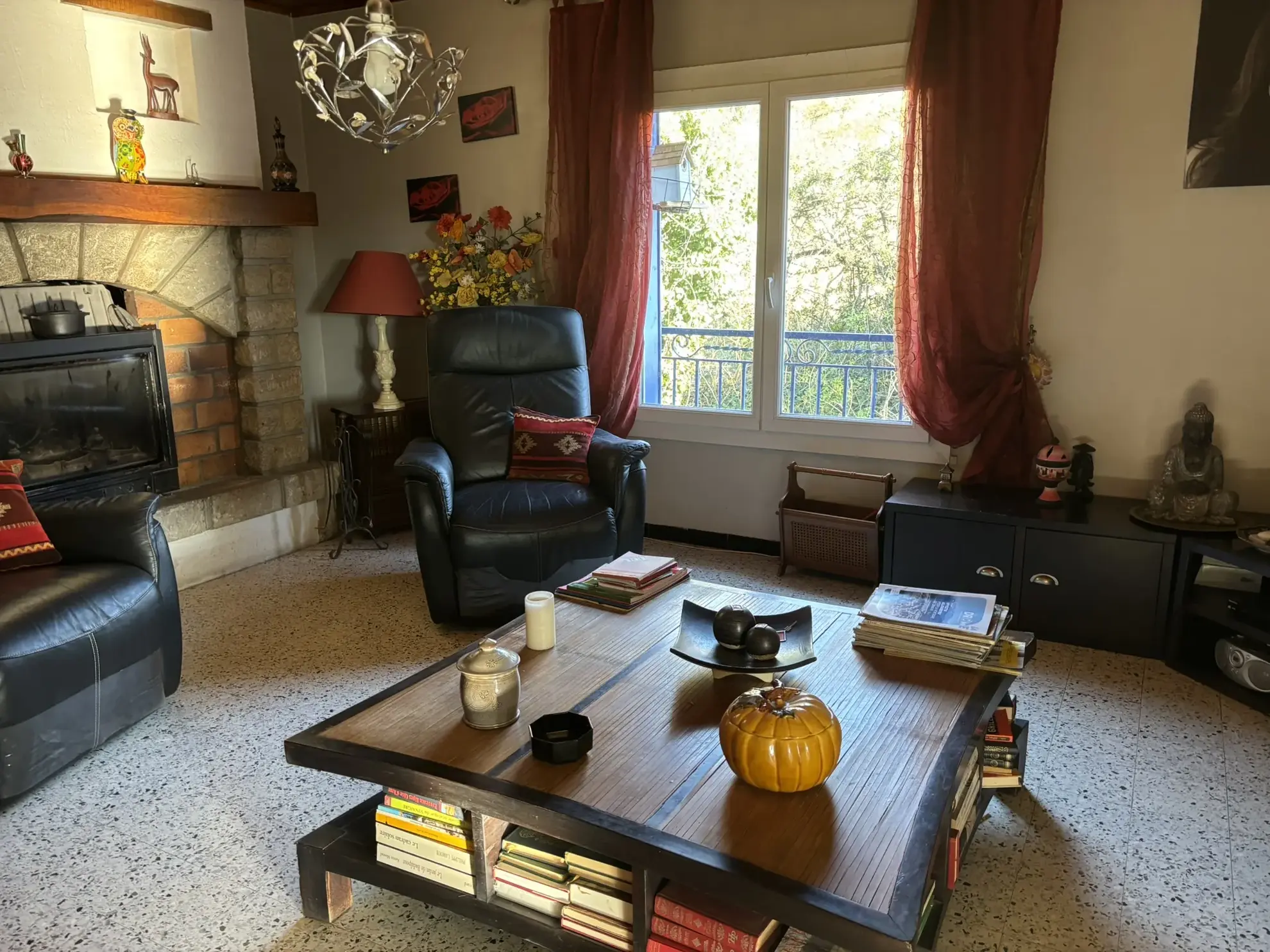 Maison à rénover avec dépendances sur 8300 m² à Mollans-sur-Ouveze 