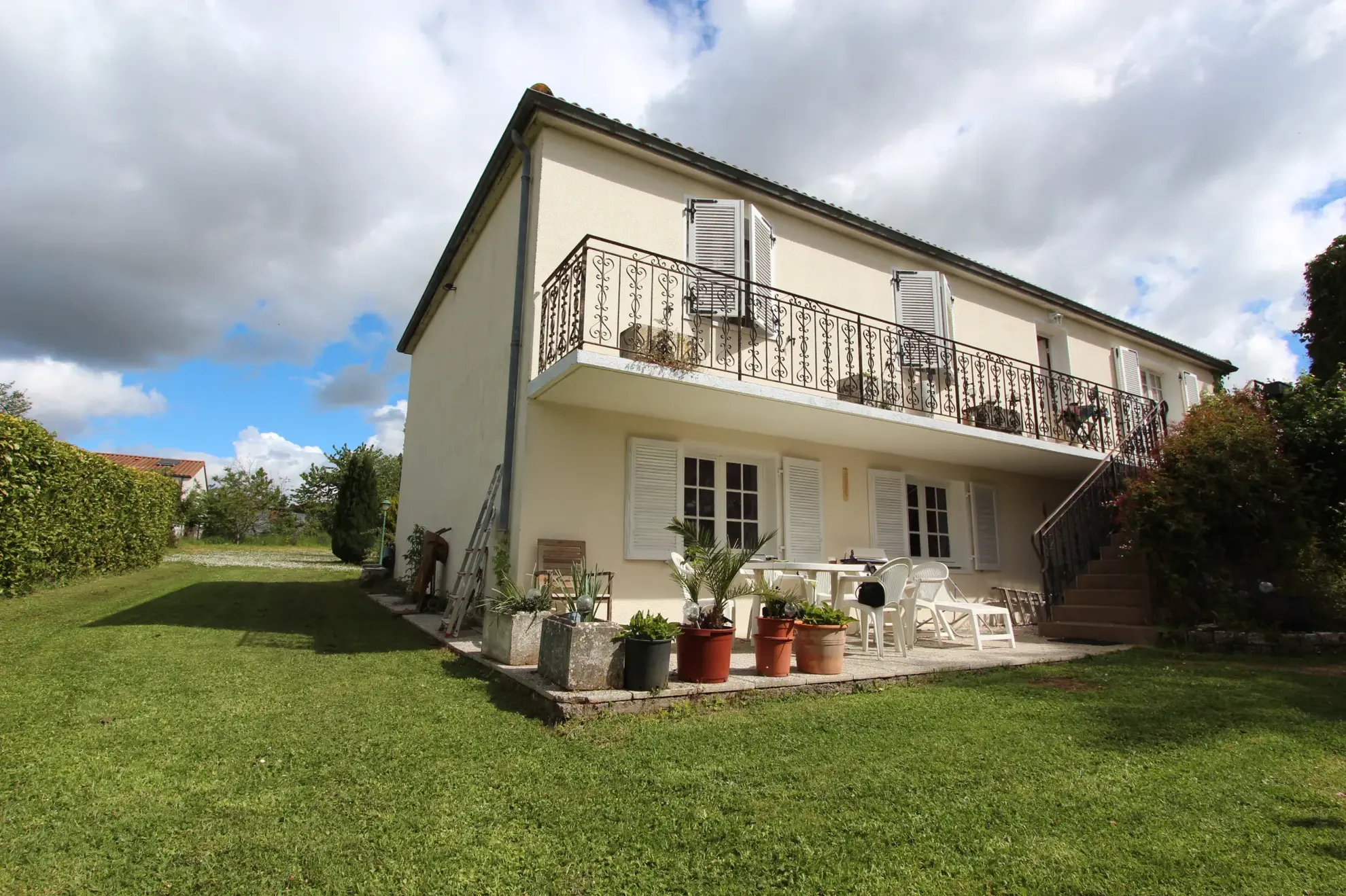 Maison familiale 5 chambres avec jardin et garage à Niort, Sainte-Pezenne 