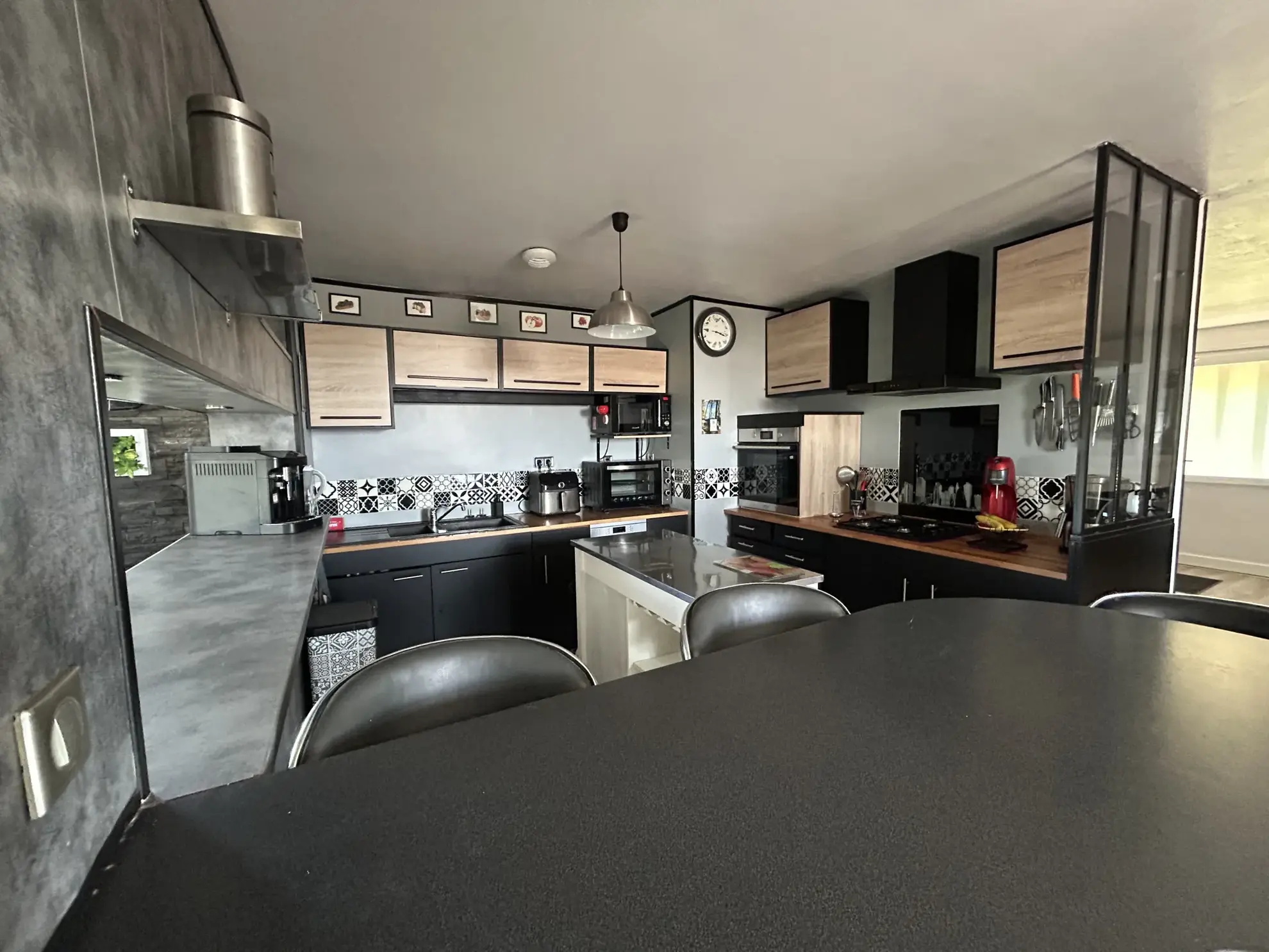 Maison à vendre à Seilhac, Corrèze – 3 chambres, garage, terrasse, terrain arboré de 1829m² 