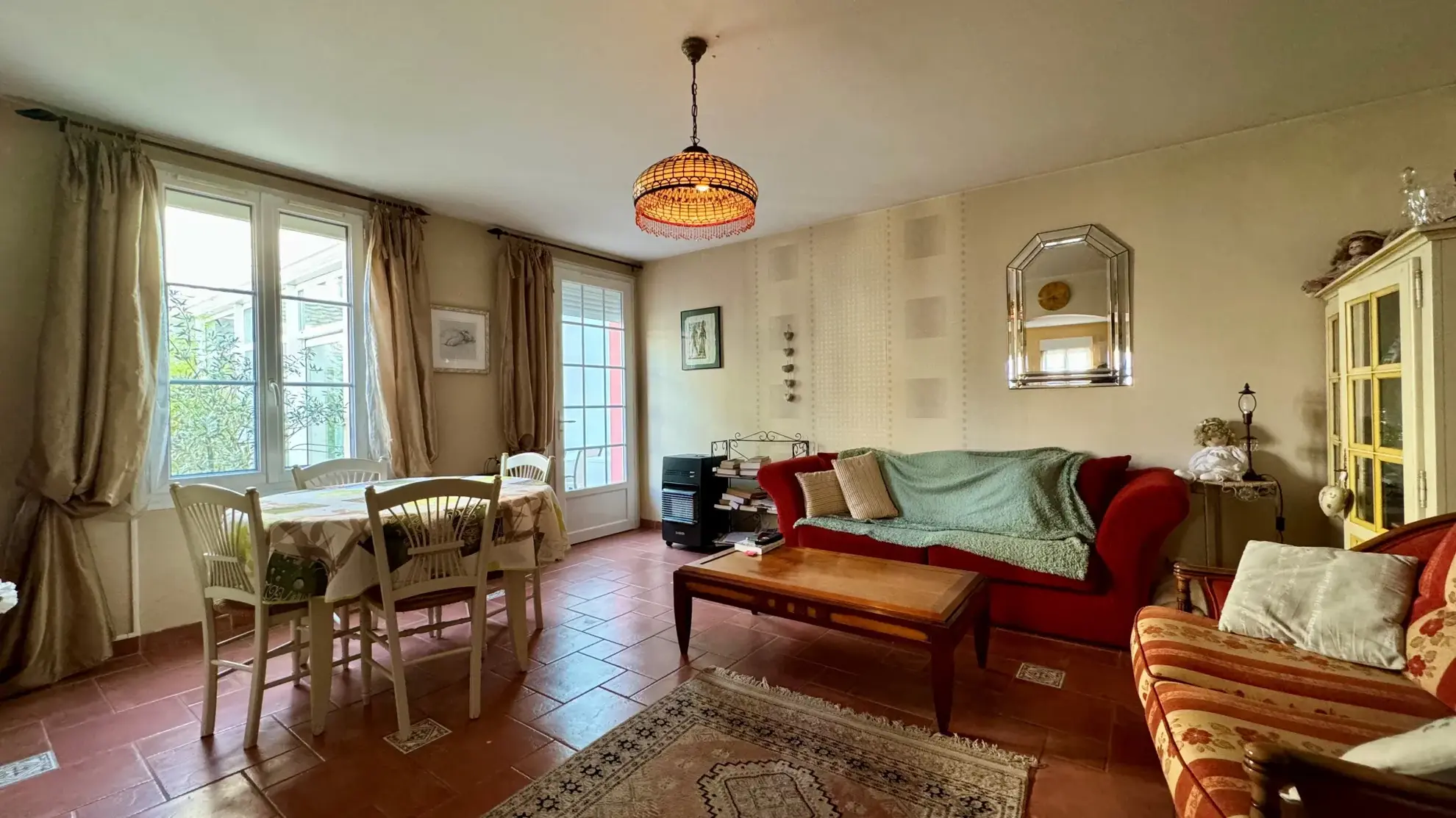 Maison de ville avec véranda lumineuse à Bellerive-sur-Allier 