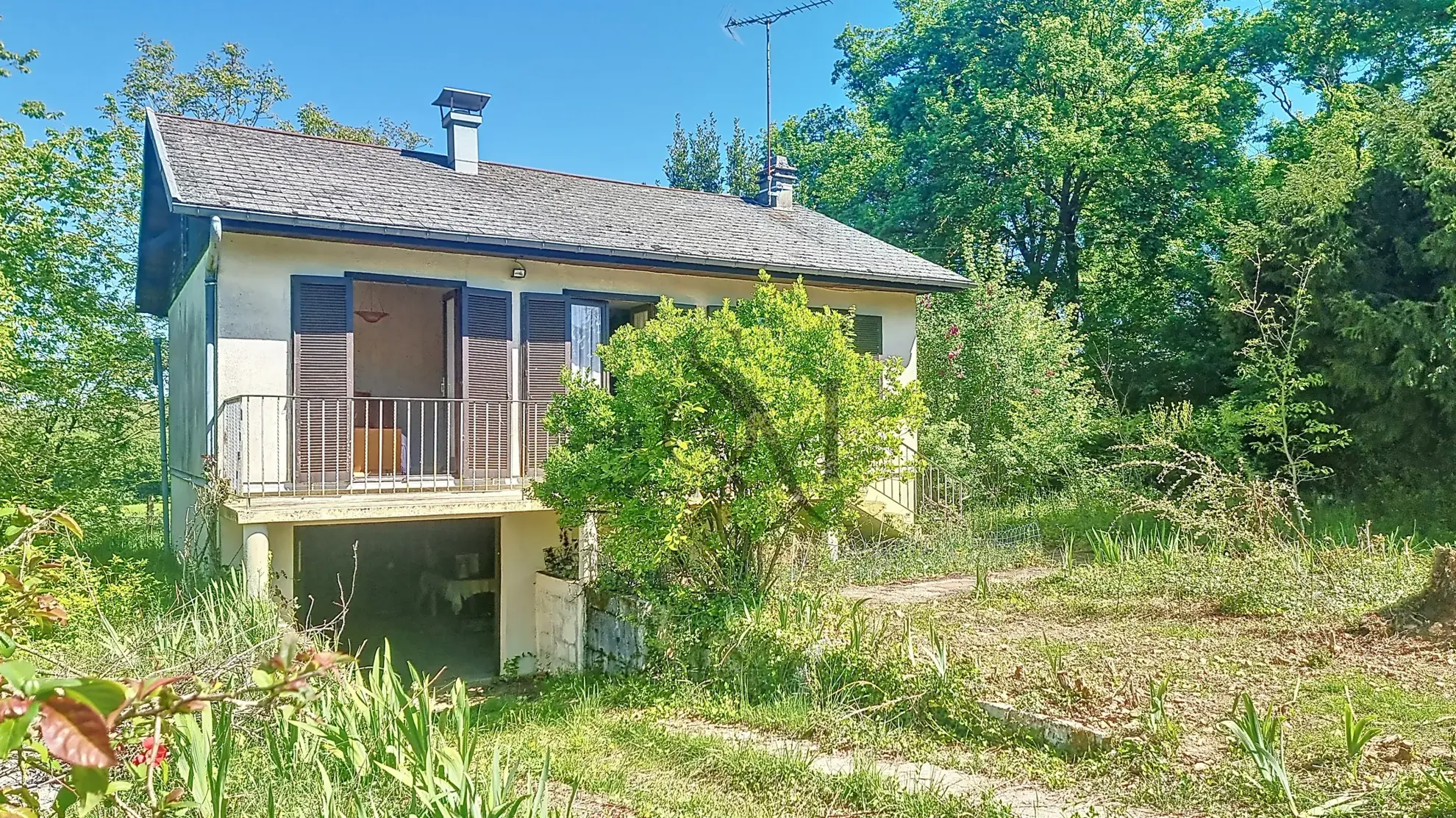 Maison à vendre à Chevannes (45210) avec grand terrain, potentiel de rénovation 