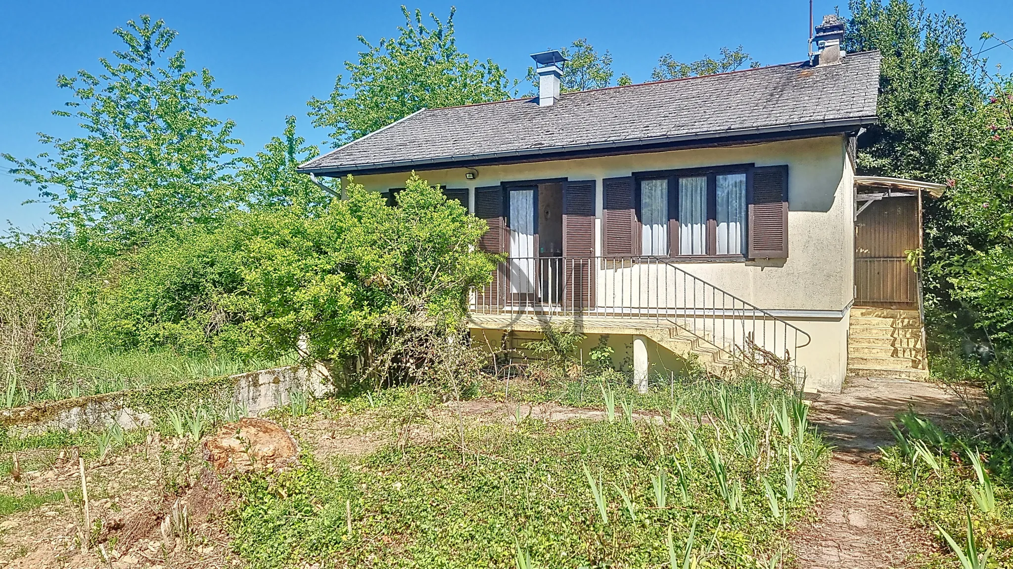 Maison à vendre à Chevannes (45210) avec grand terrain, potentiel de rénovation 