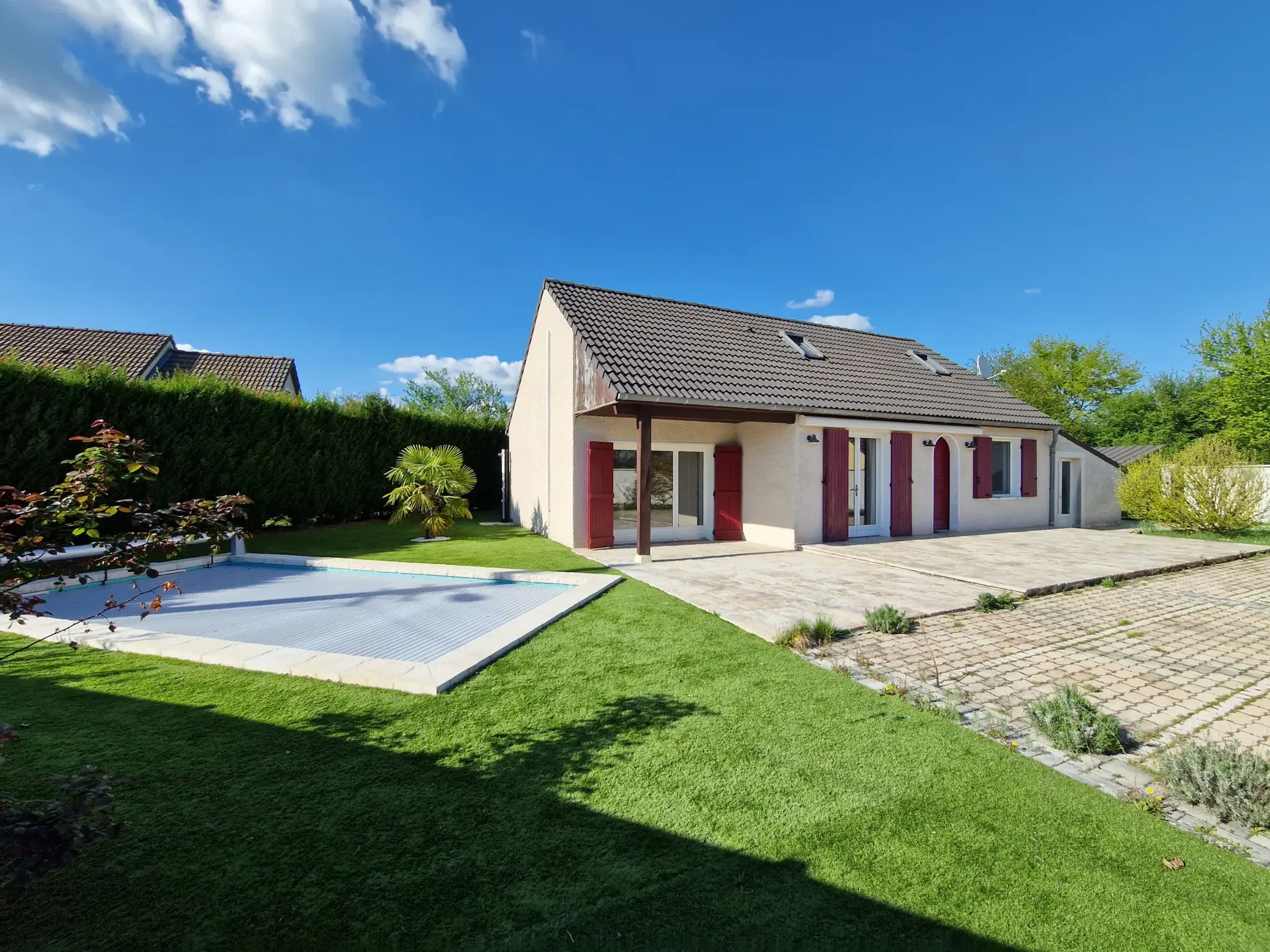 A vendre maison avec piscine à Dracy-Saint-Loup – 3 chambres, accessible PMR