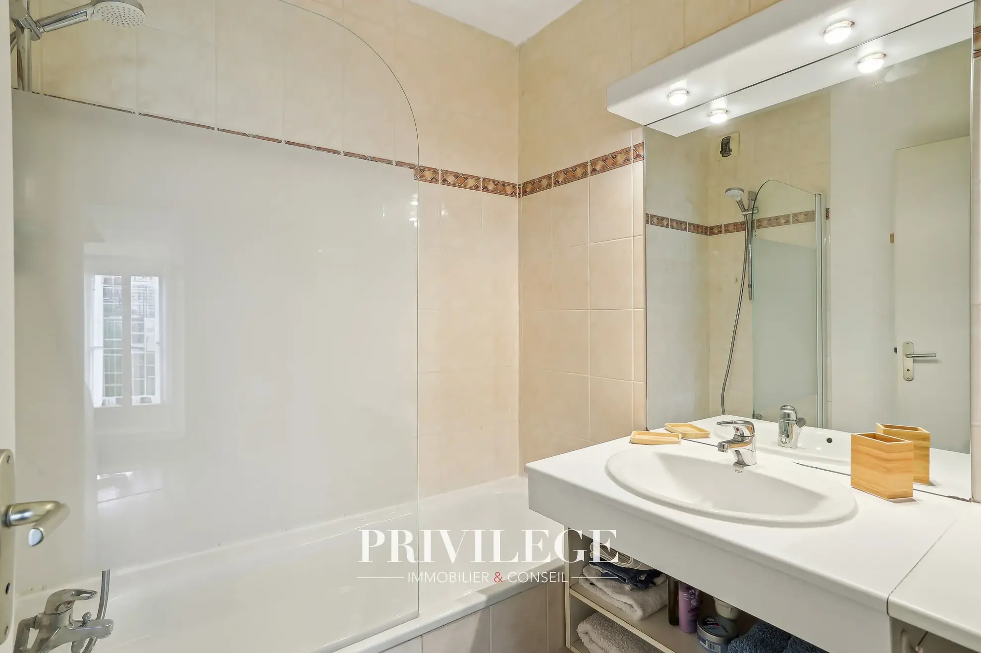 Vente appartement T3 lumineux de 61 m2 à Lyon près de la Part-Dieu 