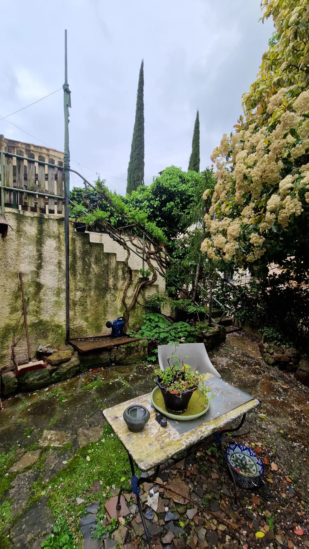 Maison de village à rénover de 107 m2 avec terrasse et cour proche de Lodève 