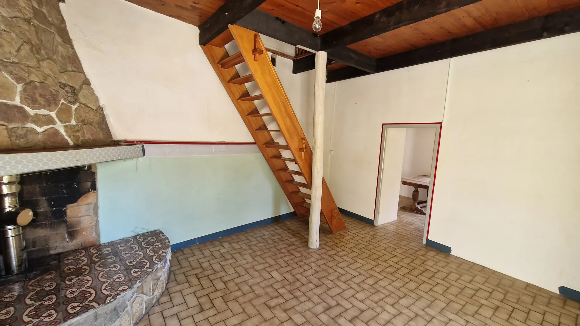 Maison de village à rénover de 107 m2 avec terrasse et cour proche de Lodève 