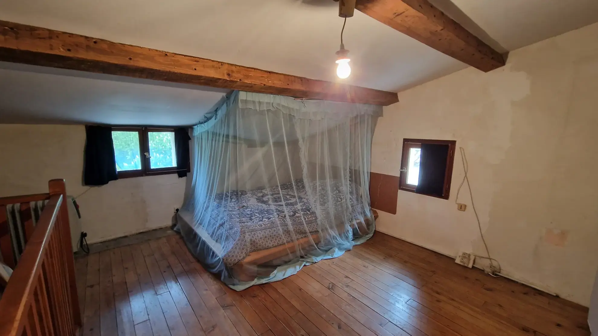 Maison de village à rénover de 107 m2 avec terrasse et cour proche de Lodève 