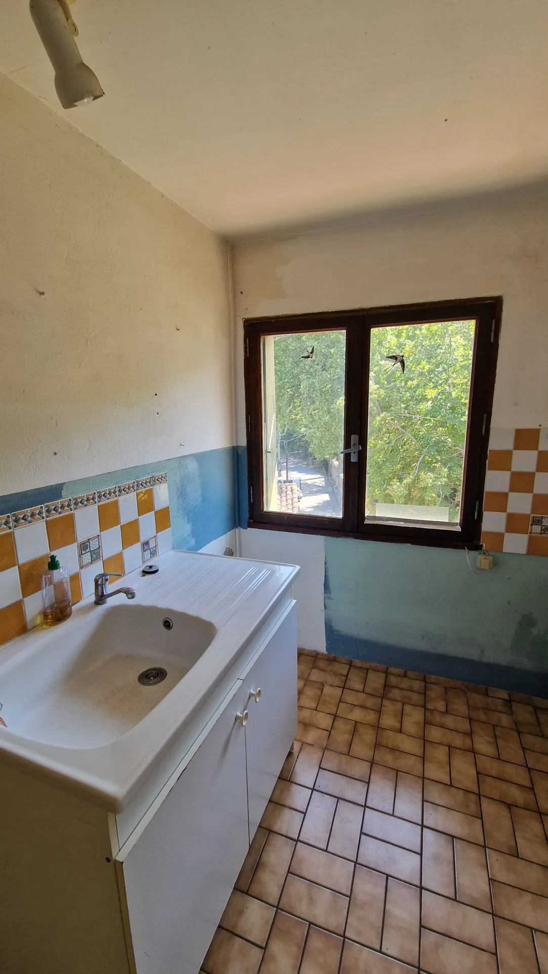 Maison de village à rénover de 107 m2 avec terrasse et cour proche de Lodève 