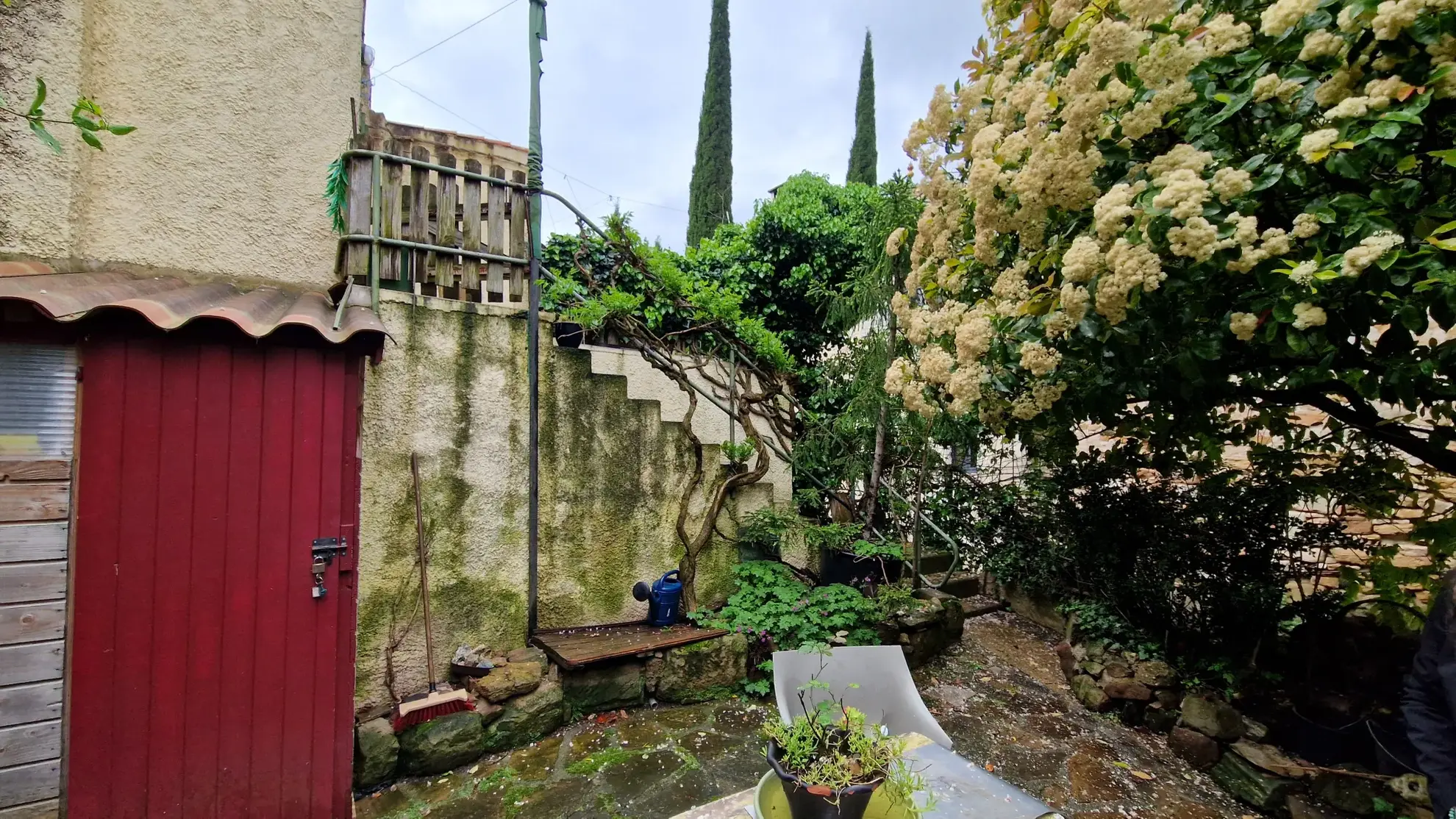 Maison de village à rénover de 107 m2 avec terrasse et cour proche de Lodève 