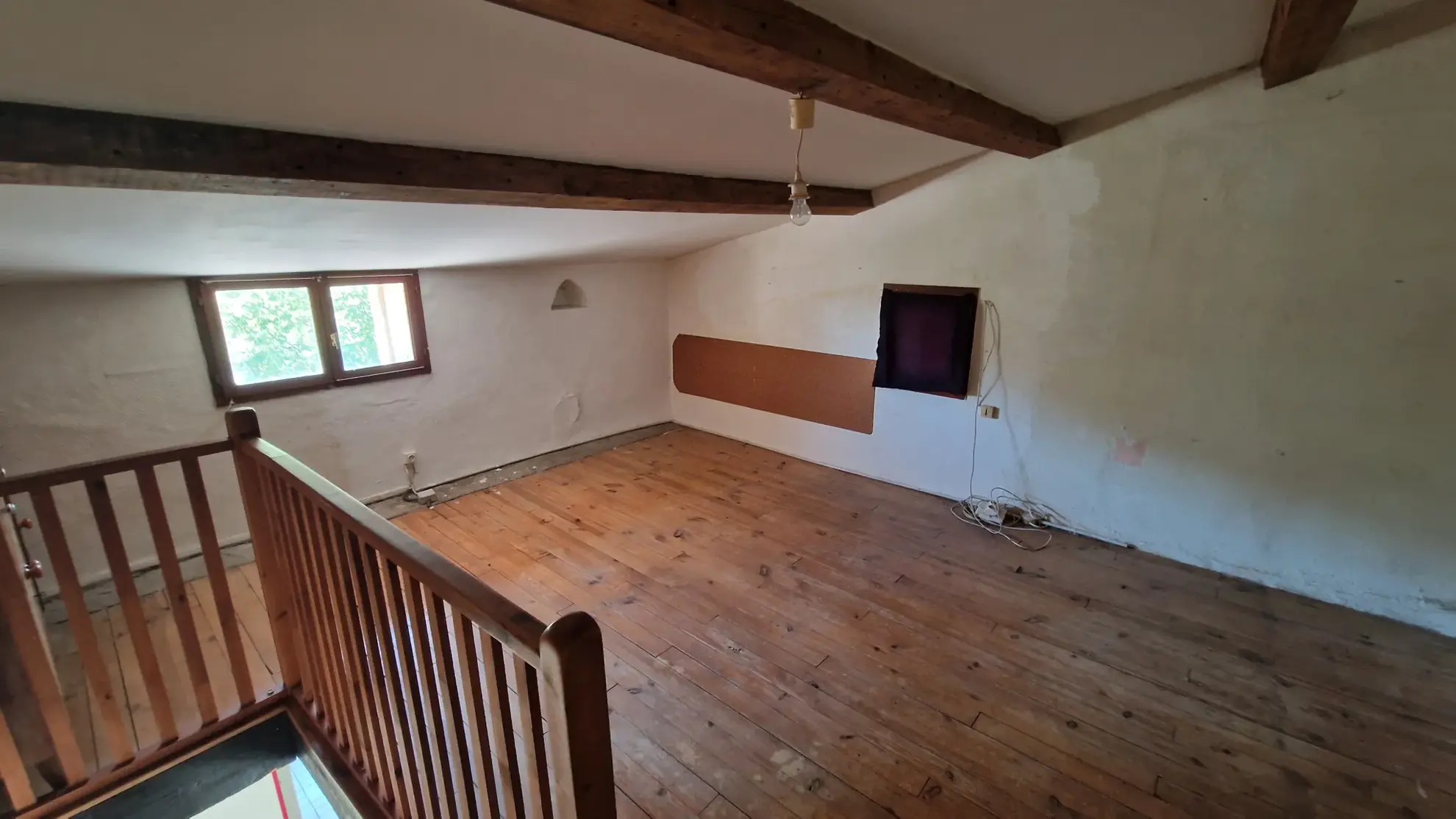 Maison de village à rénover de 107 m2 avec terrasse et cour proche de Lodève 