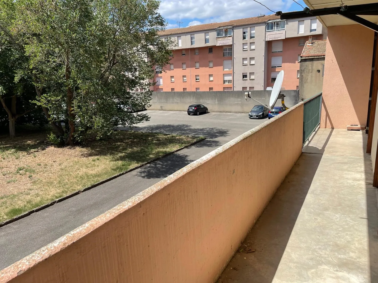 Appartement de 78 m² avec extérieur et parking proche du centre-ville de Carcassonne 